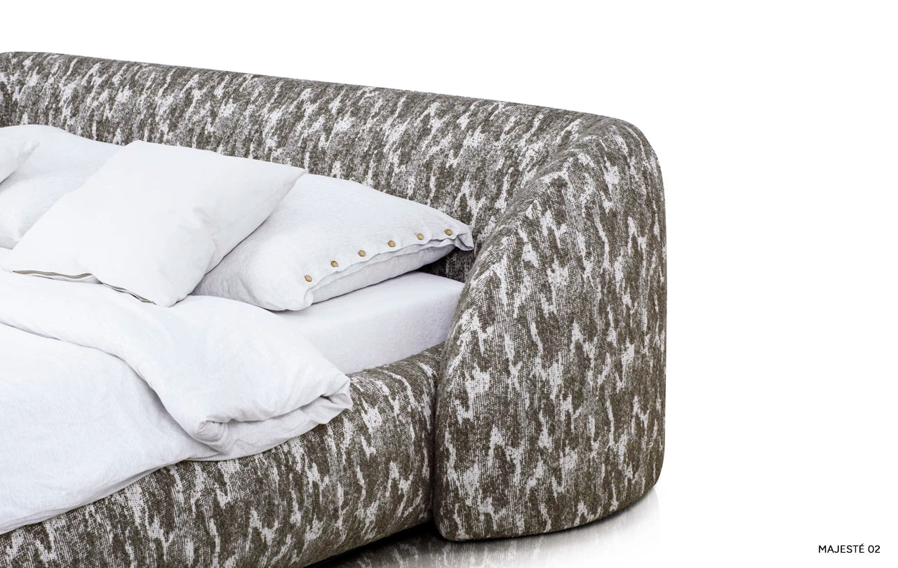 Dumbo upholstered bed [Julia] [Amelia spr]