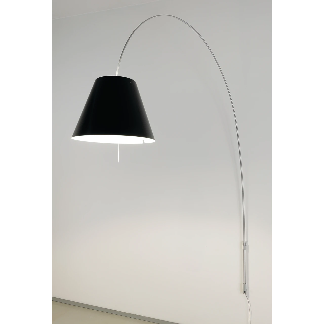 Lady Costanza weiße Wandlampe