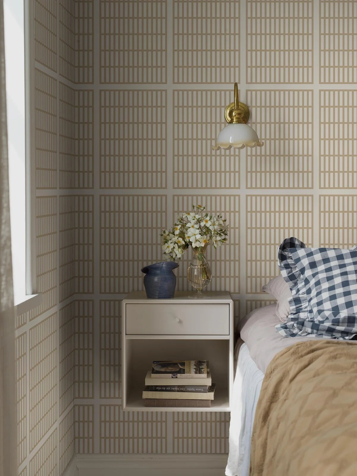 Tapete mit geometrischem Muster ALVAR AALTO 14/6 beige mit Weiß