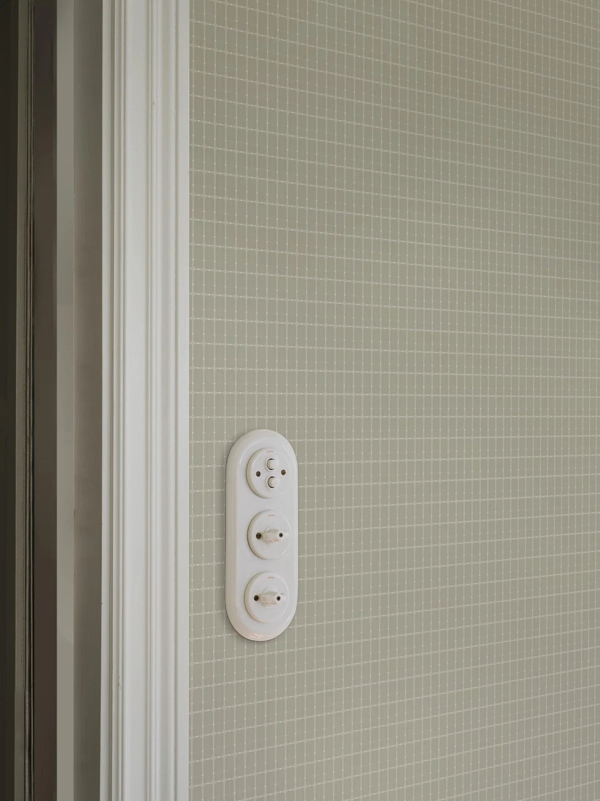 Tapete mit geometrischem Karomuster ALVAR AALTO M.I.T grün