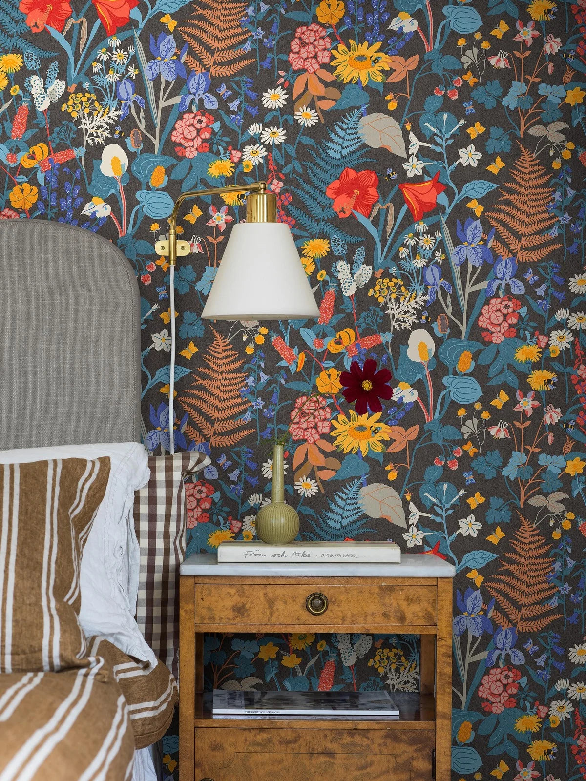 Tapete mit Pflanzenmotiv STUGRABATT blau mit gelb