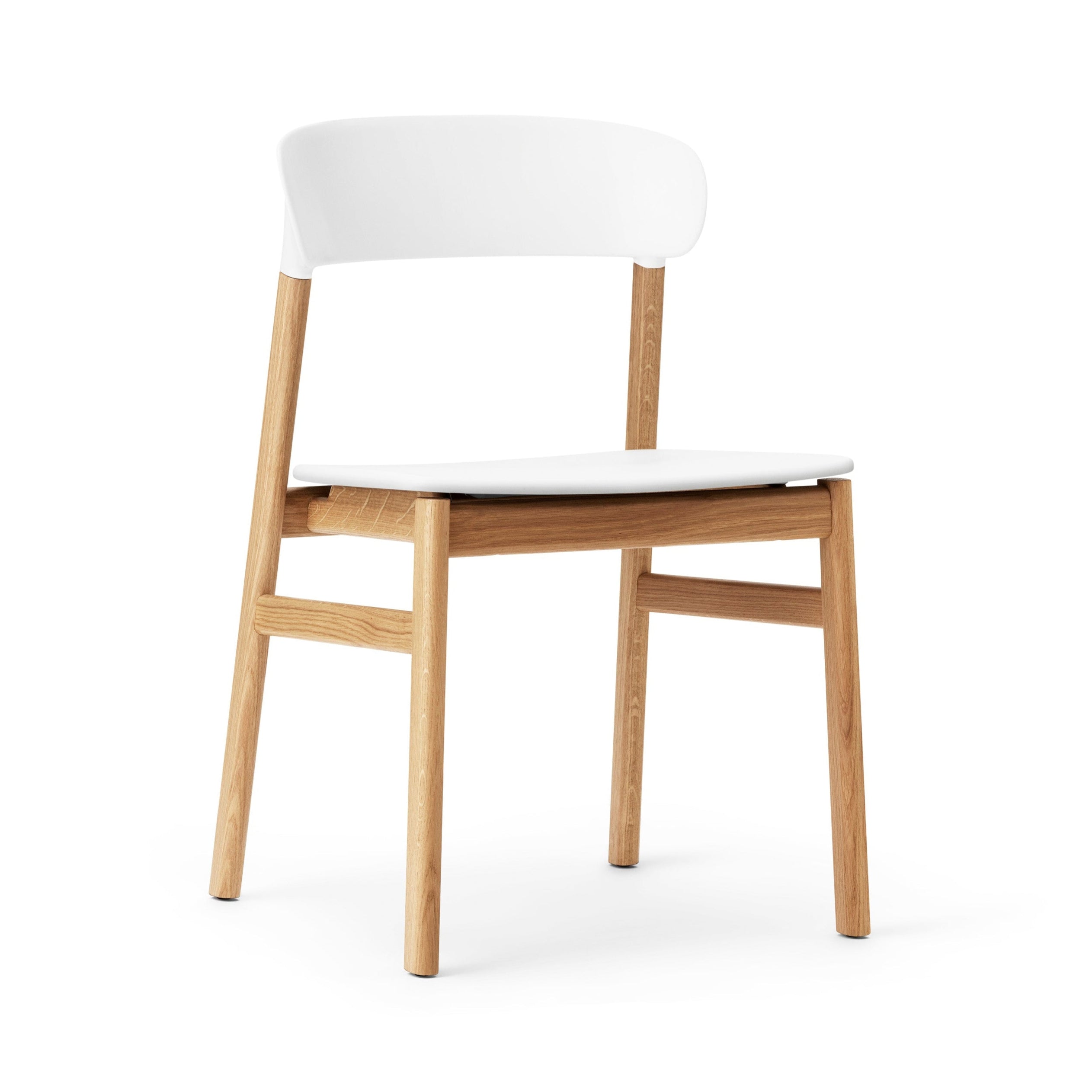 White Herit chair with a natural oak base
