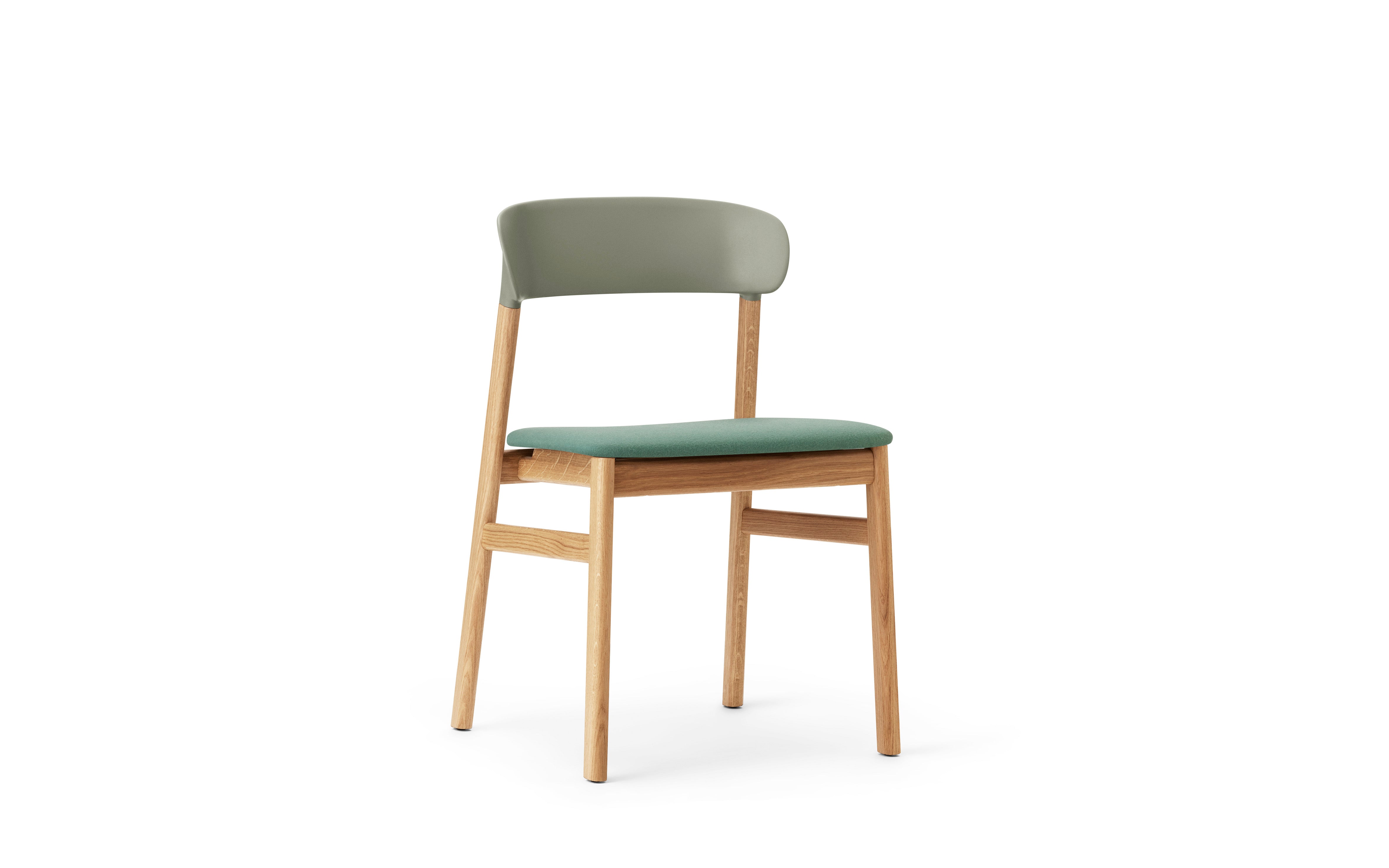 Herit upholstered chair with a natural oak base