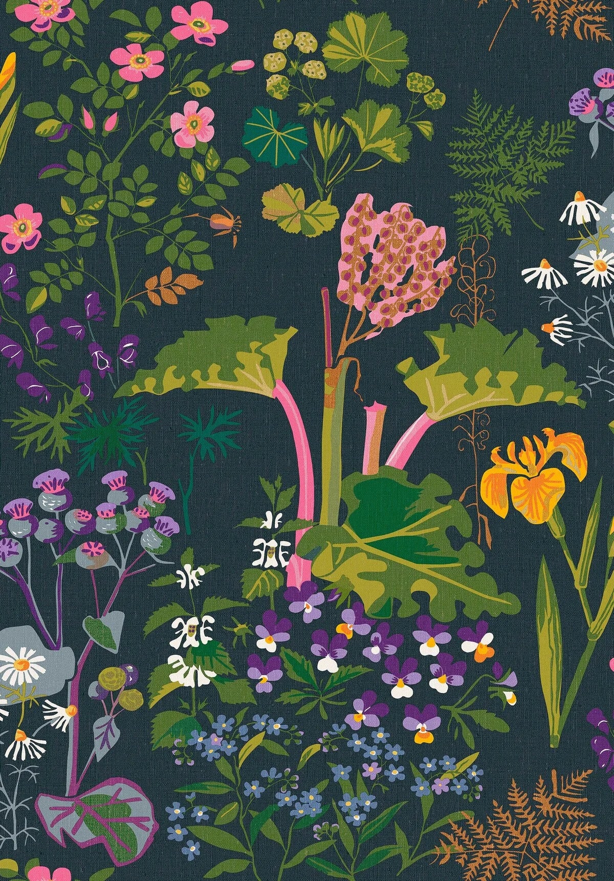 Wallpaper with a floral pattern GOCKEN JOBS RABARBER navy blue