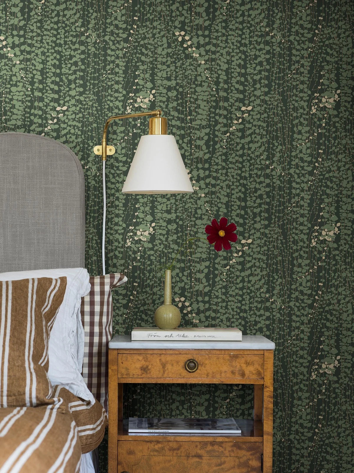 Tapete mit pflanzlichem Blattmuster RANKE grün