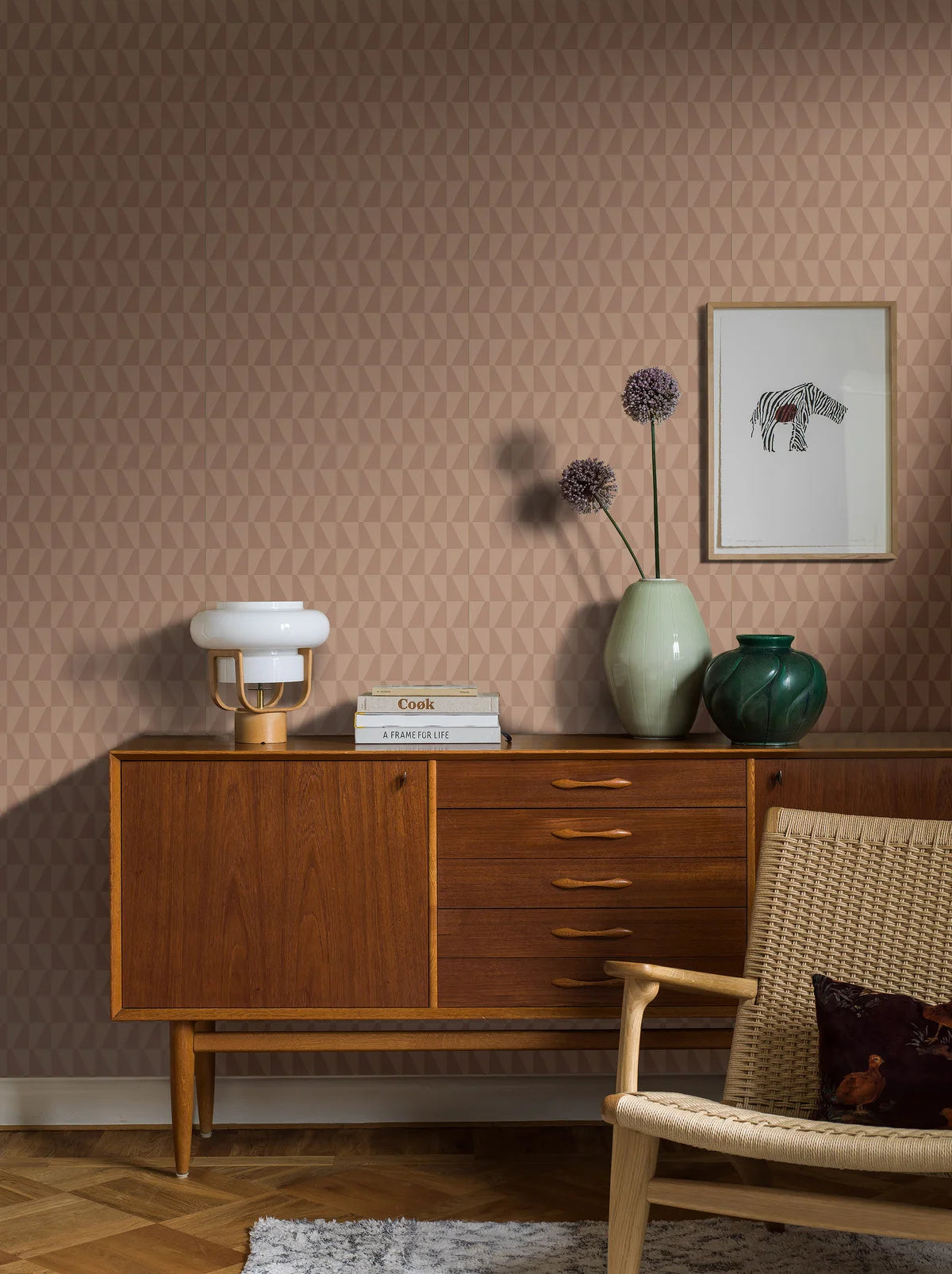 Vlies-Tapete mit geometrischem Muster TRAPEZ schmutziges Rosa mit Beige