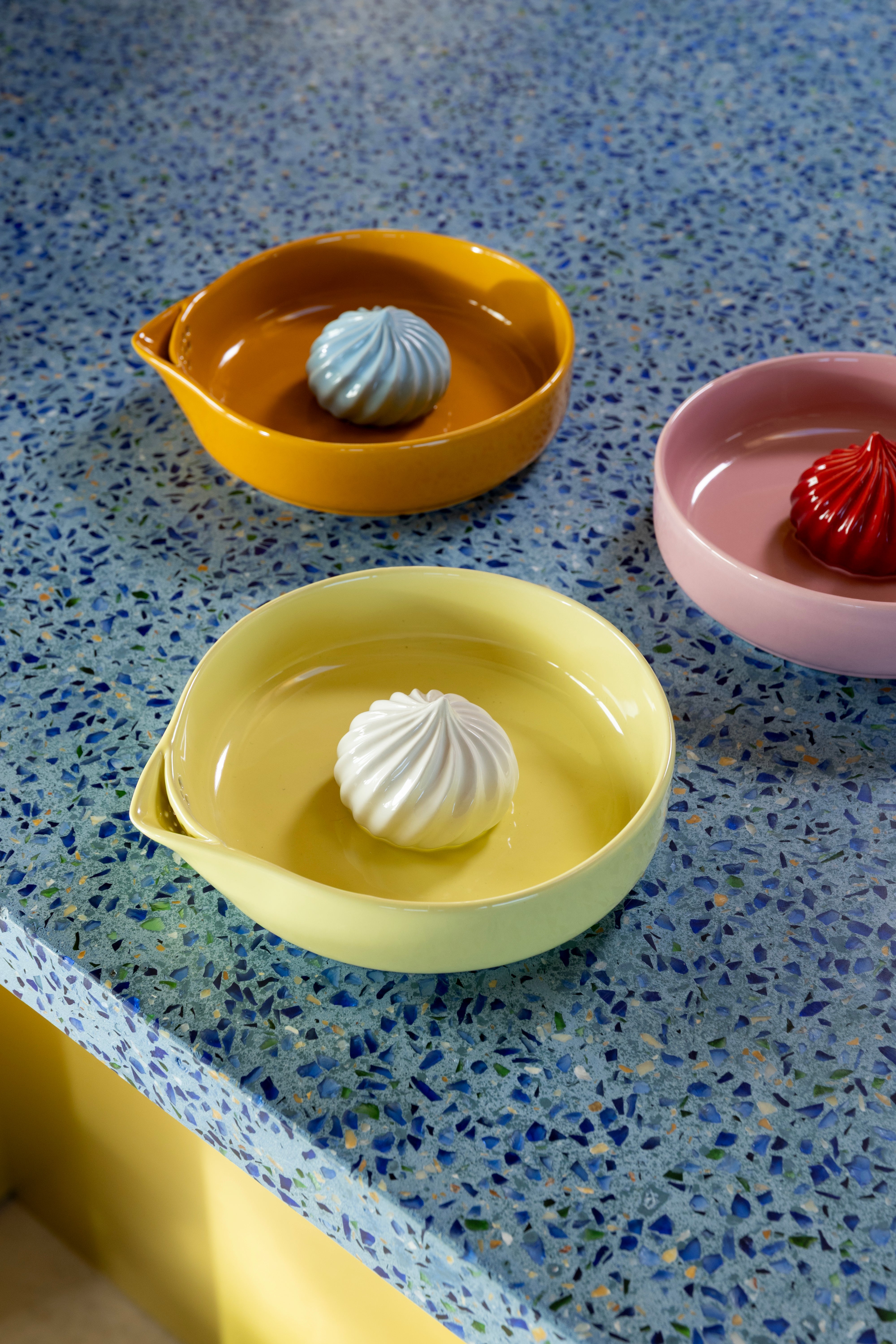 Zitruspresse PUDDING orange mit blauen Akzenten