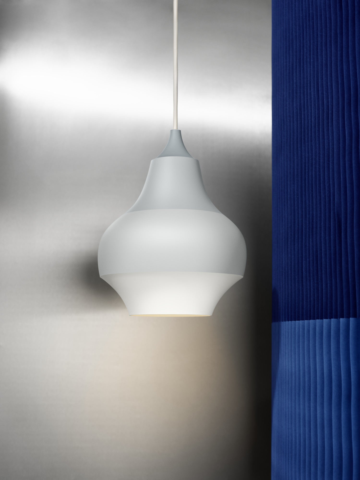 Pendant lamp CIRQUE white with gray tip
