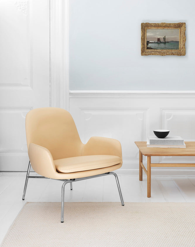 Armchair era low chrome base