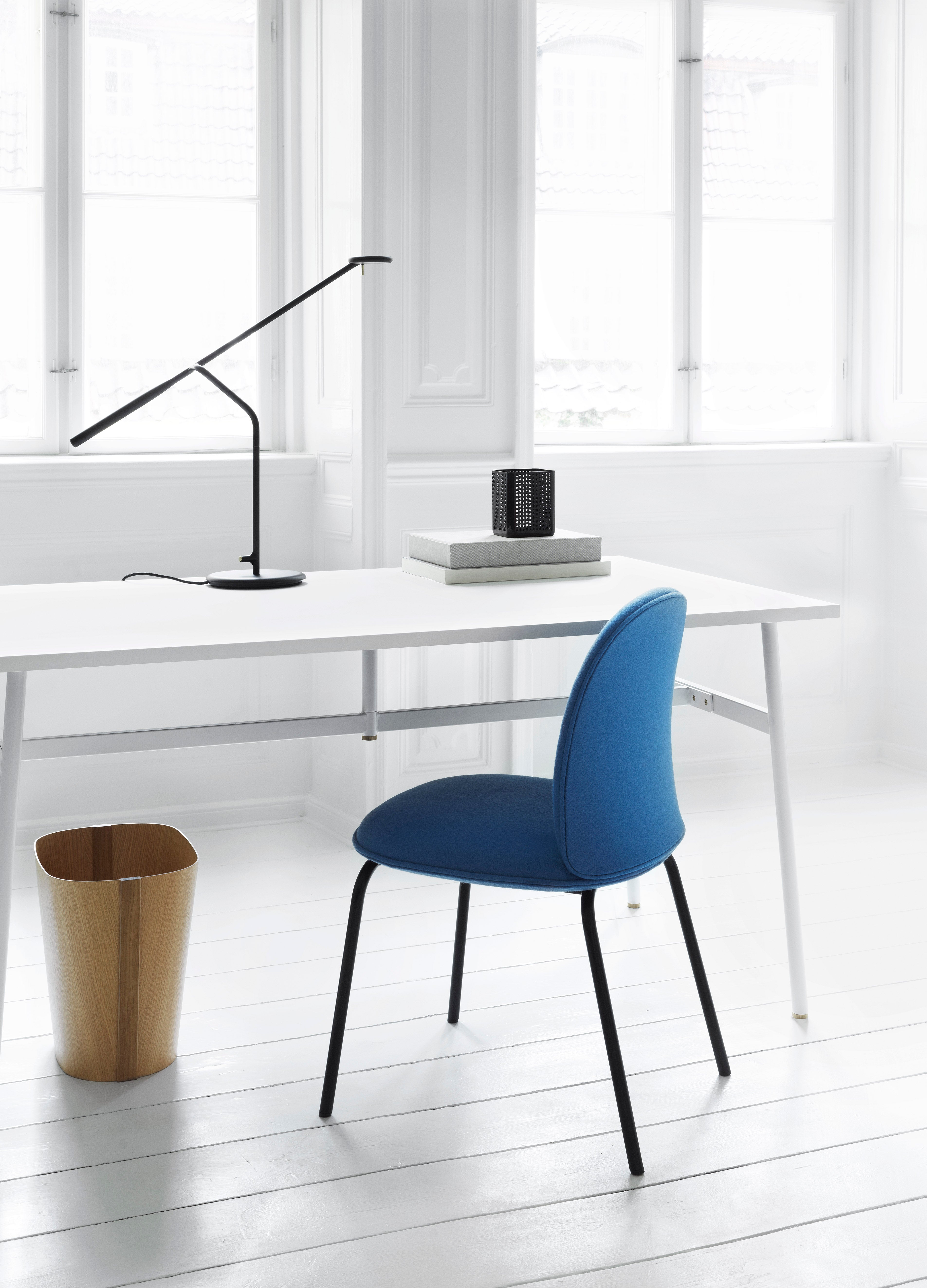 FLOW desk lamp black