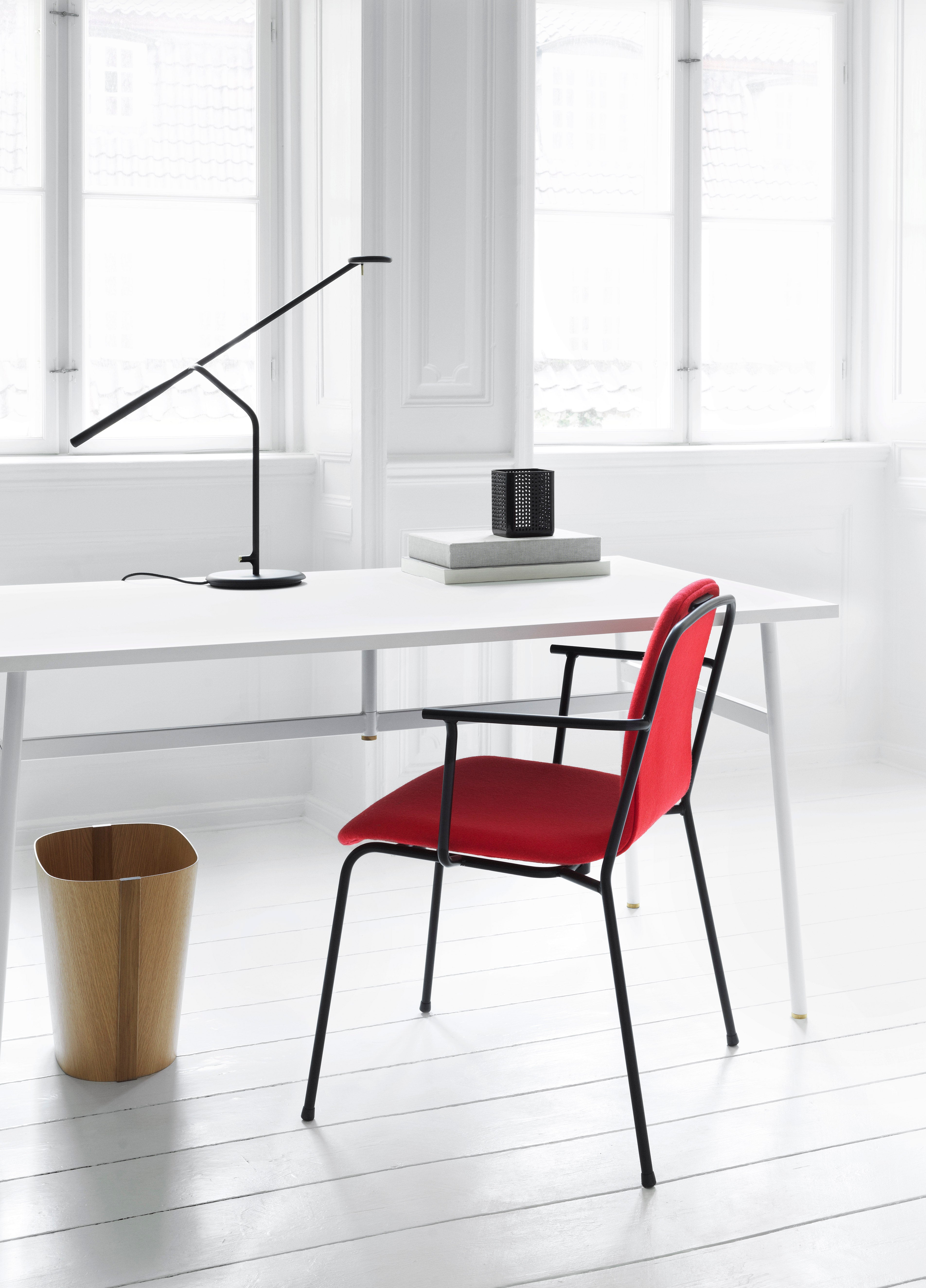FLOW desk lamp black