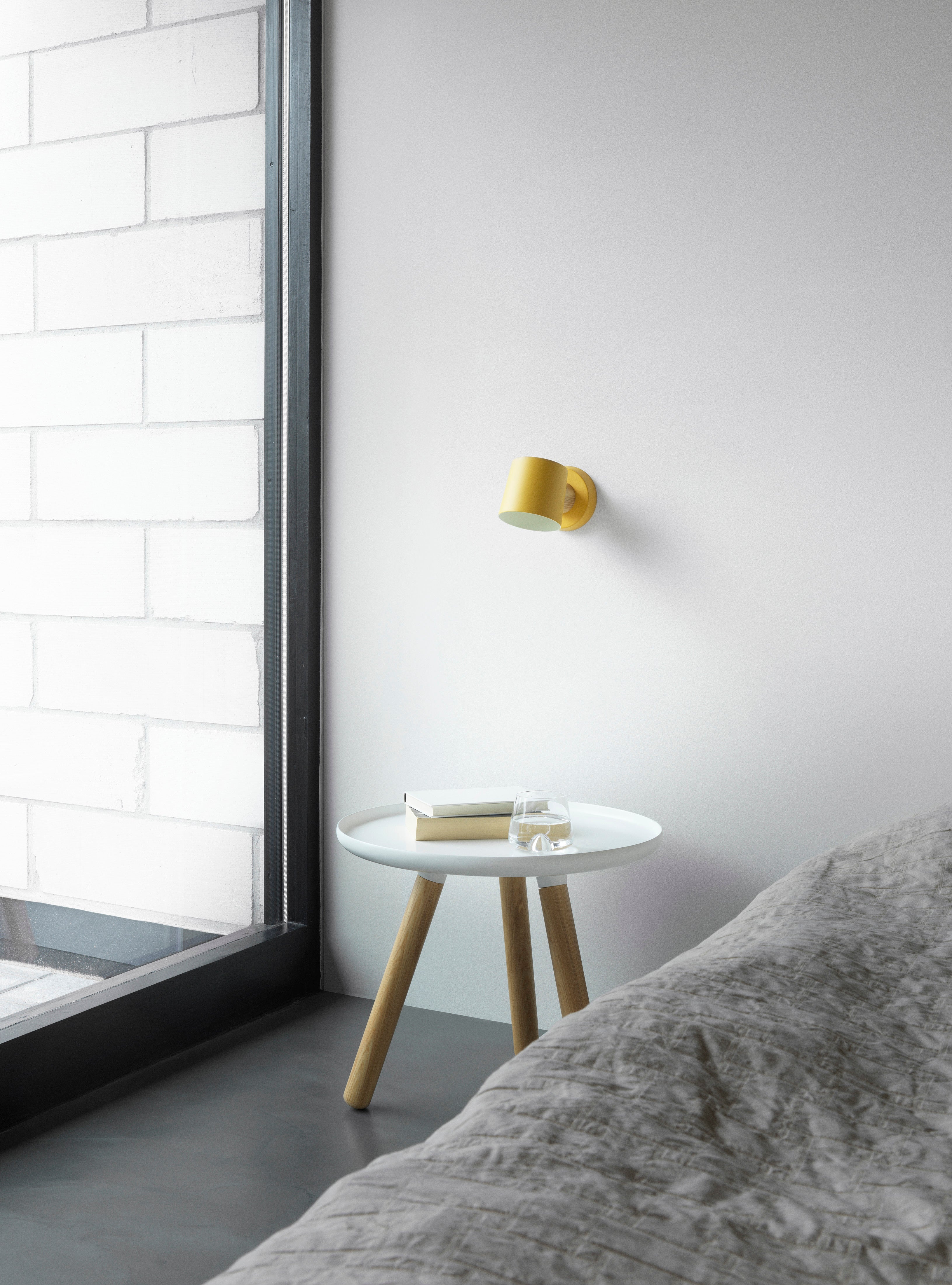 White RISE Wall Lamp