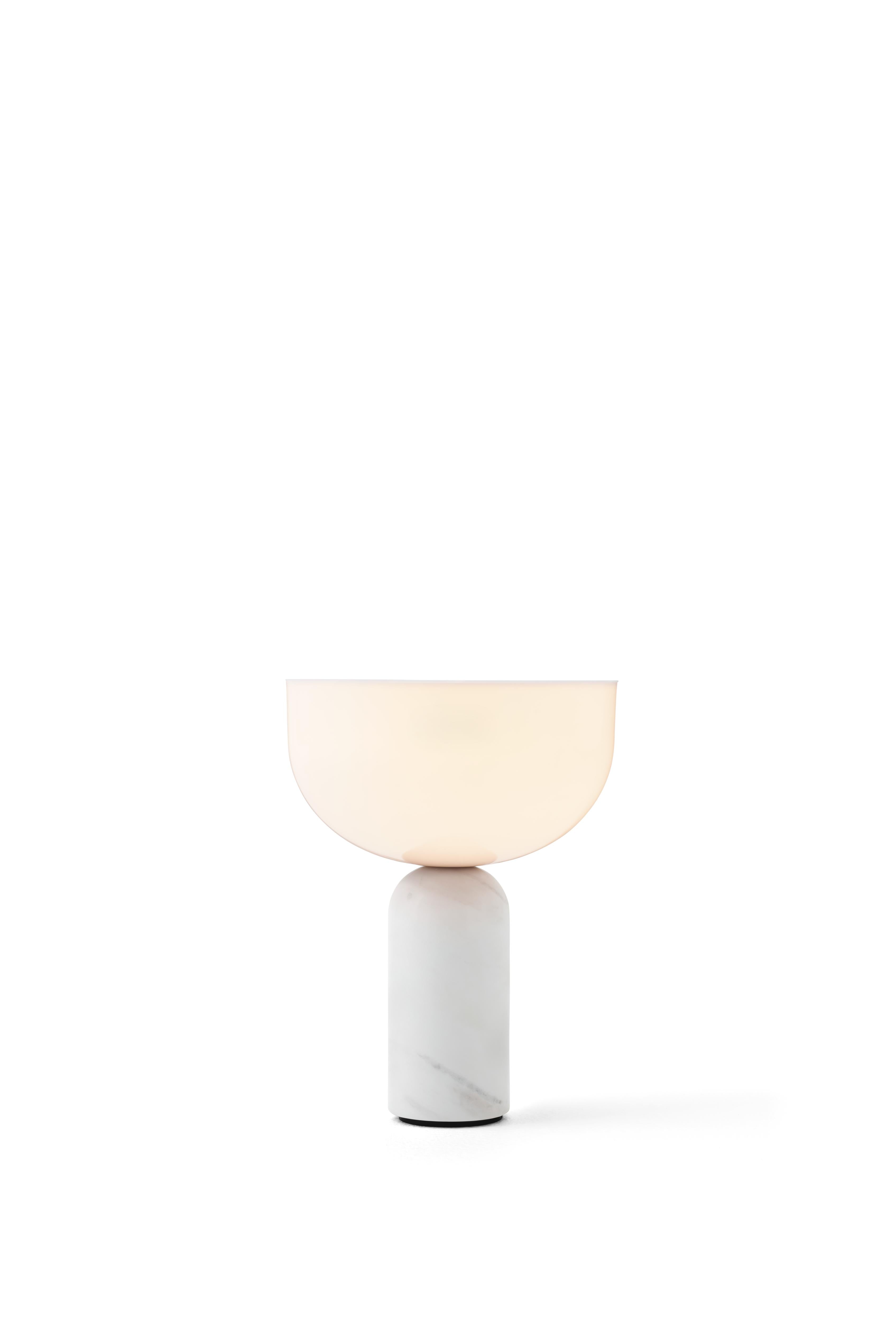 Tragbare Lampe KIZU aus weißem Marmor