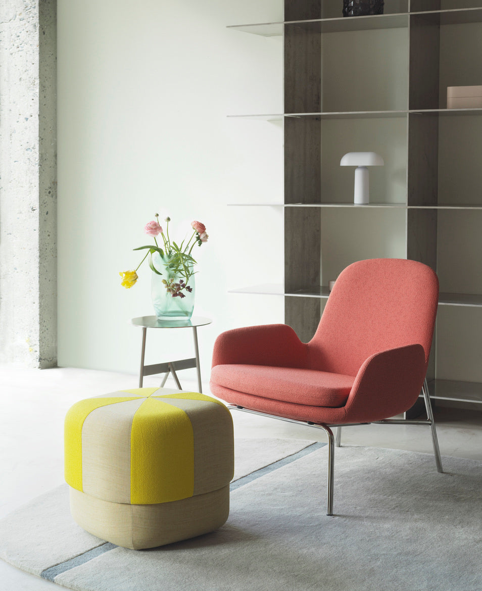 Armchair era low chrome base