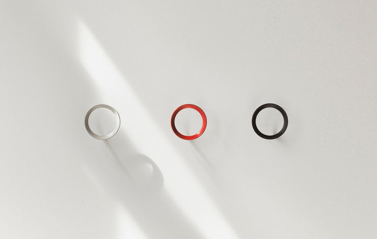 LOOP black hanger