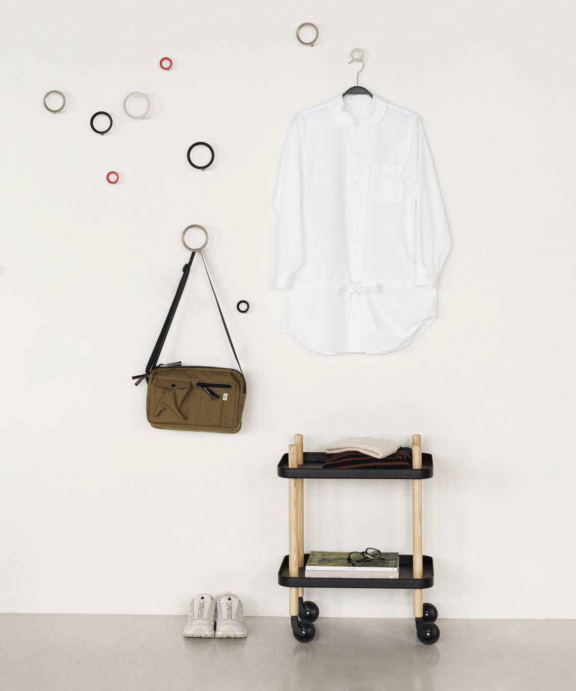 LOOP black hanger