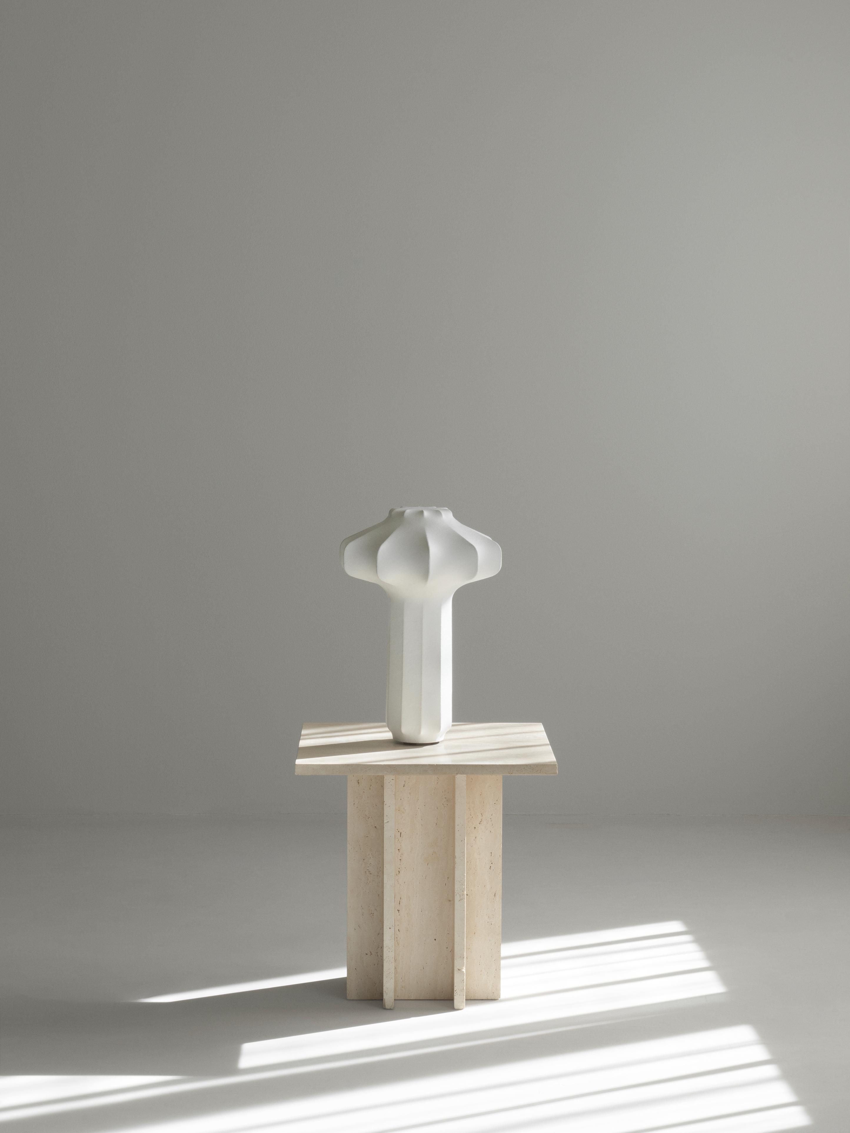 PHANTOM white table lamp