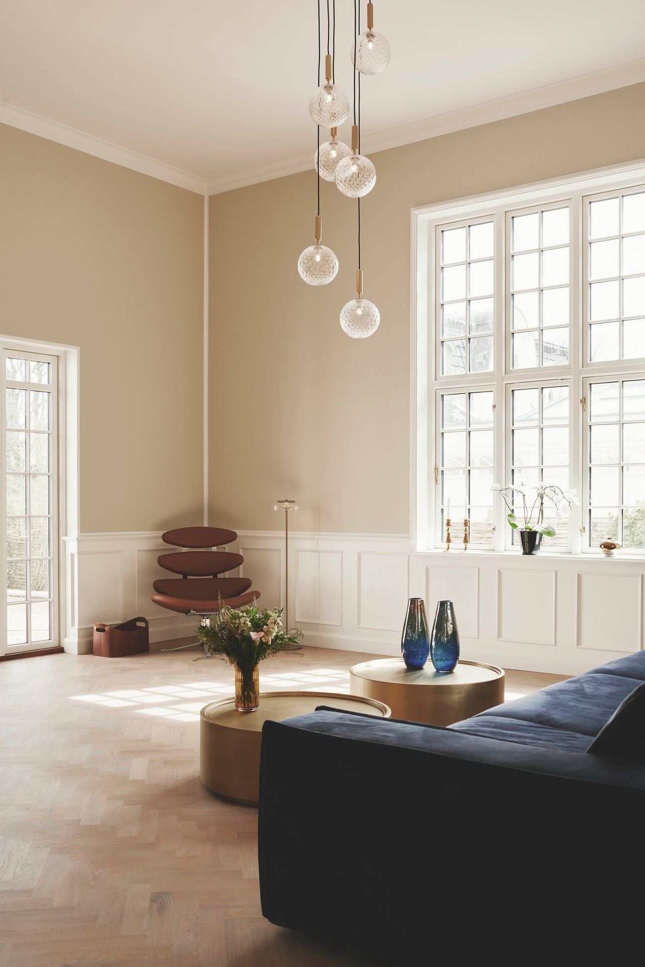 Pendelleuchte MIIRA 6 messing mit opalem Glas