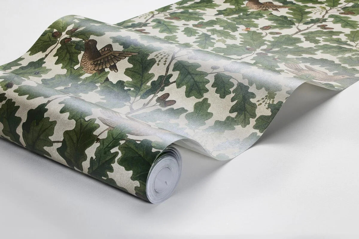 Tapete mit pflanzlichem Motiv von Blättern und Vögeln IN THE OAK grün mit weiß