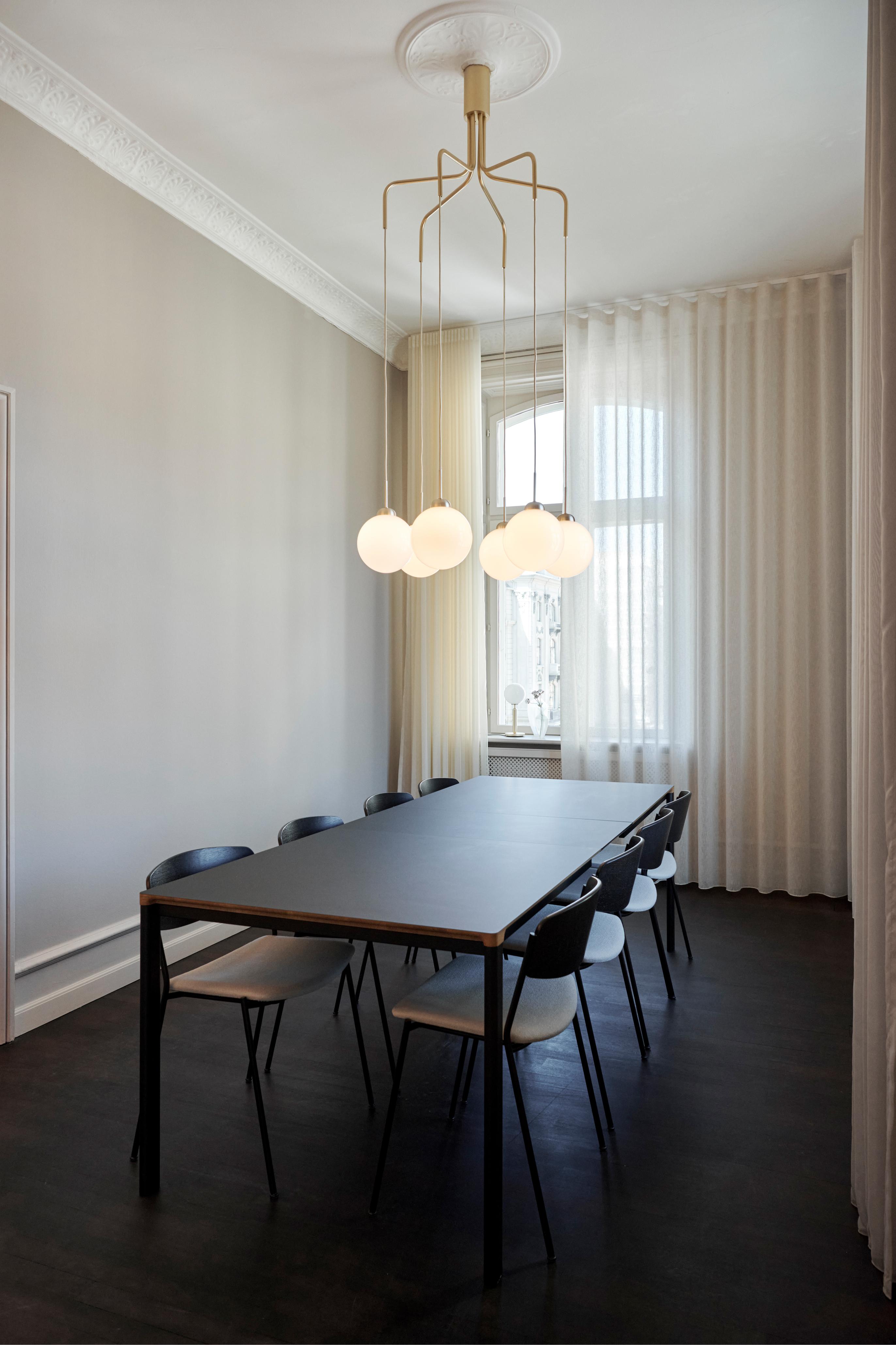 Pendelleuchte APIALES CLUSTER 6 schwarz mit opalem Glas [Antonina] [Amelia spr]