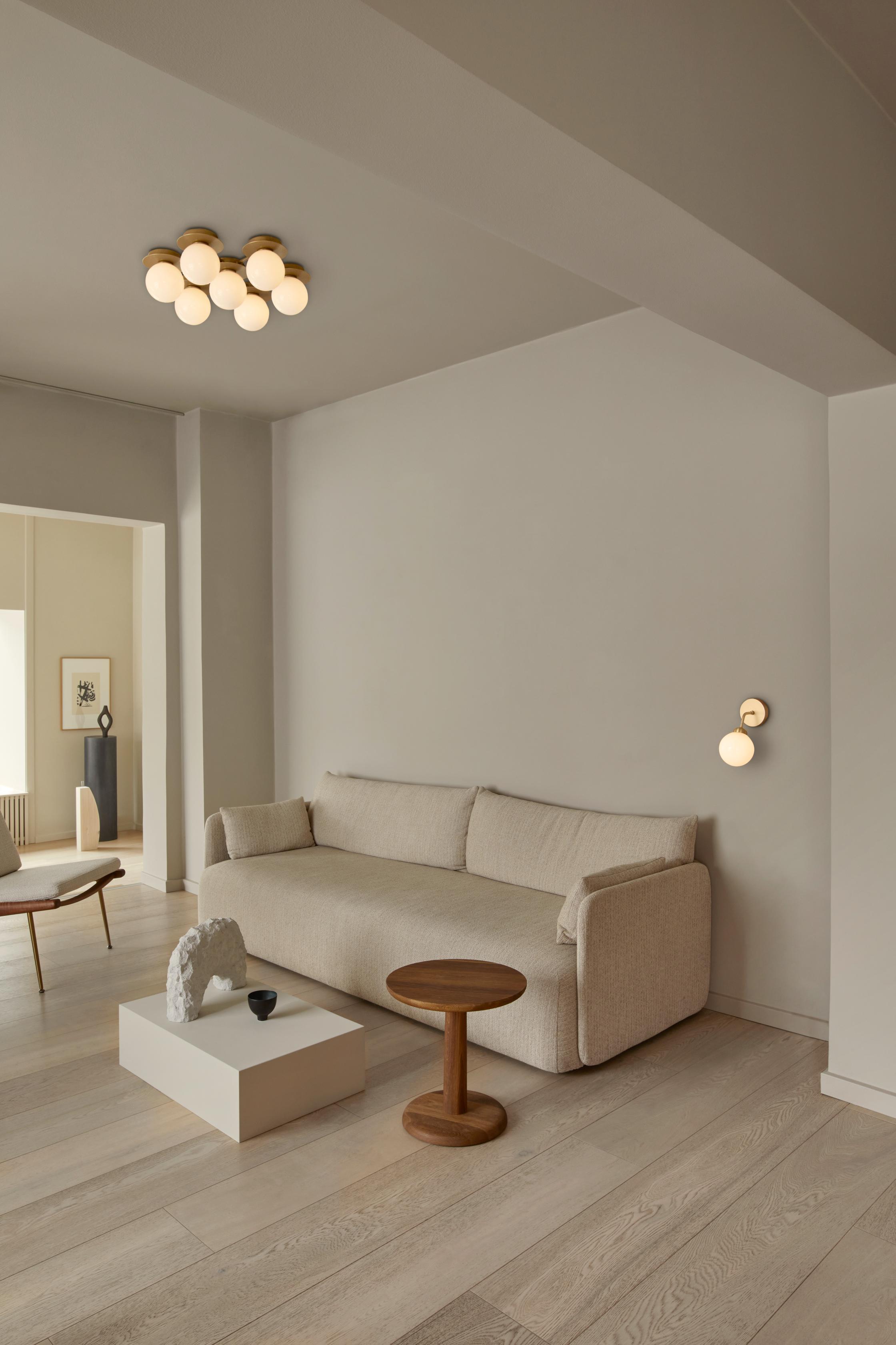 APIALES Wall Lamp in Brass with Opal Glass