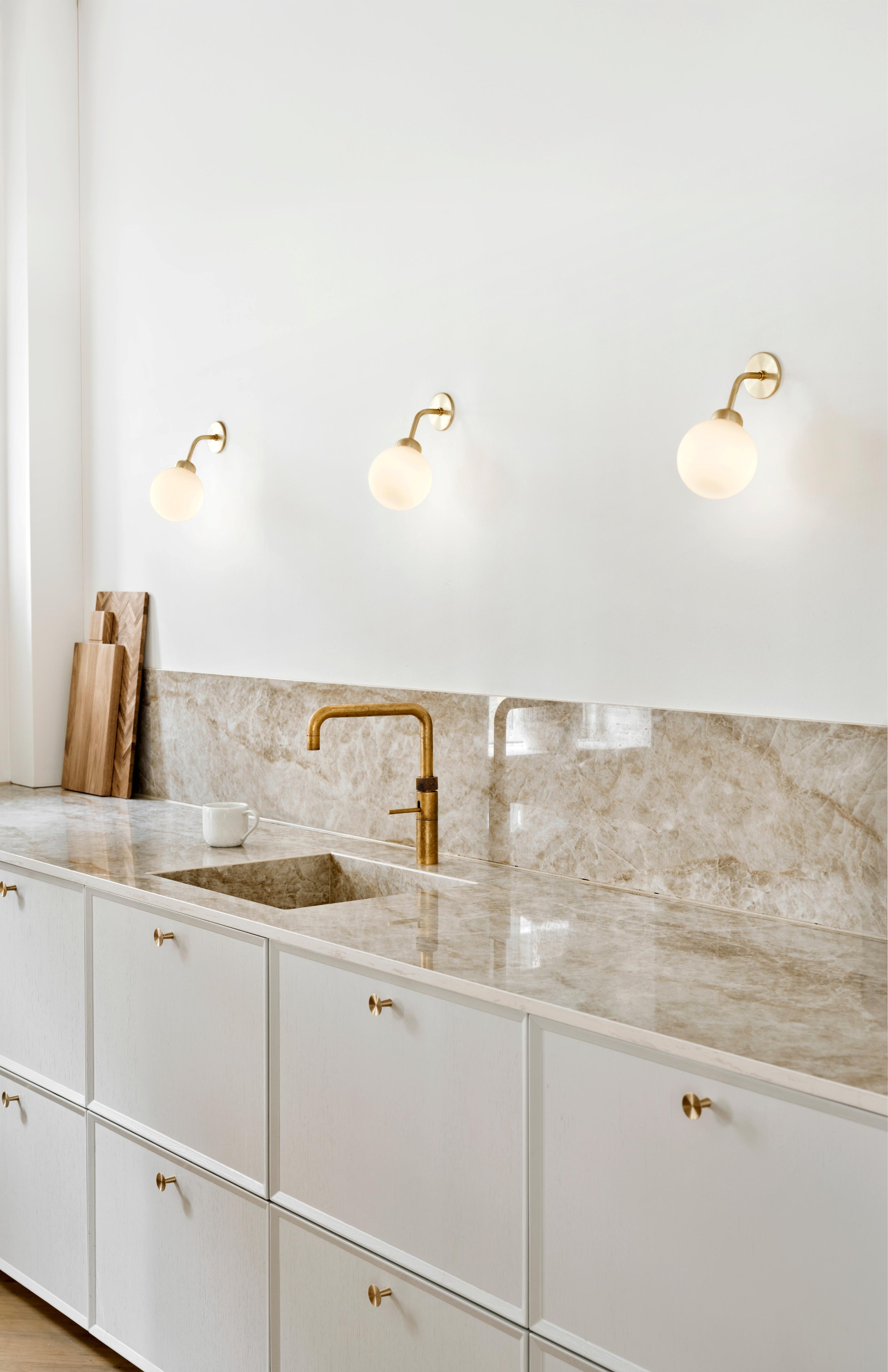 APIALES Wall Lamp in Brass with Opal Glass