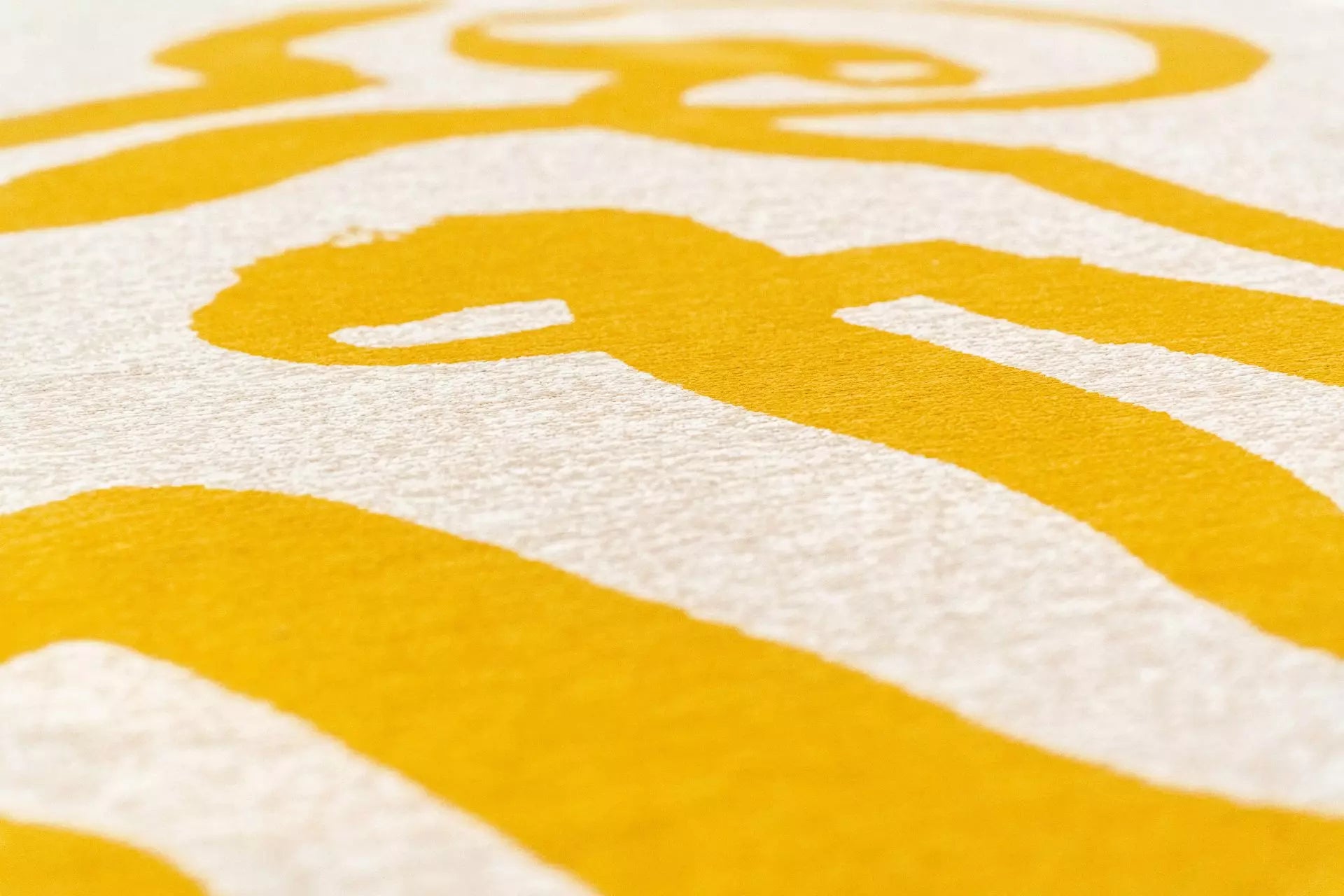 Oval rug RIBBON white with yellow