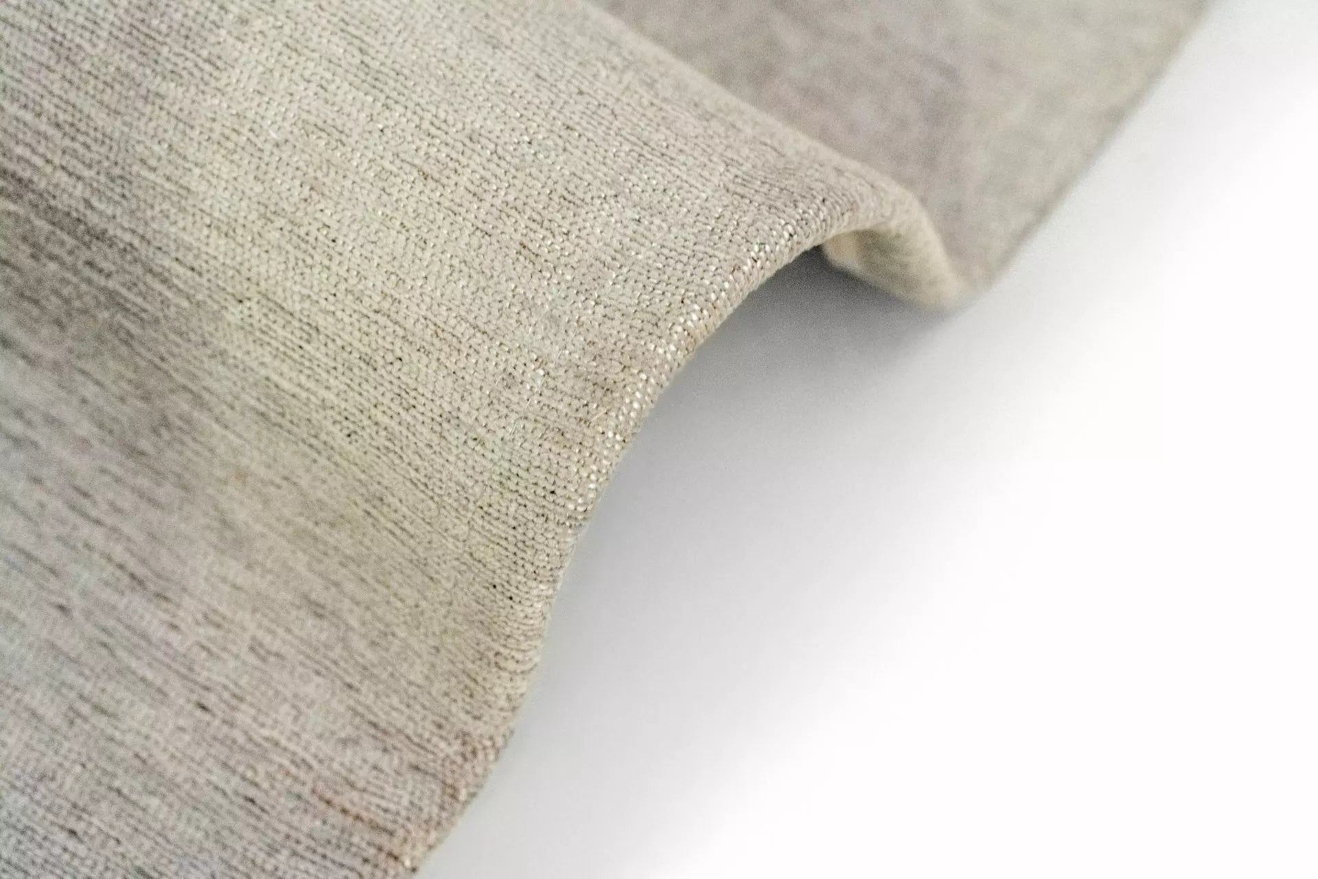 Ovaler Teppich AQUARELLE LEAF schwarz mit beige