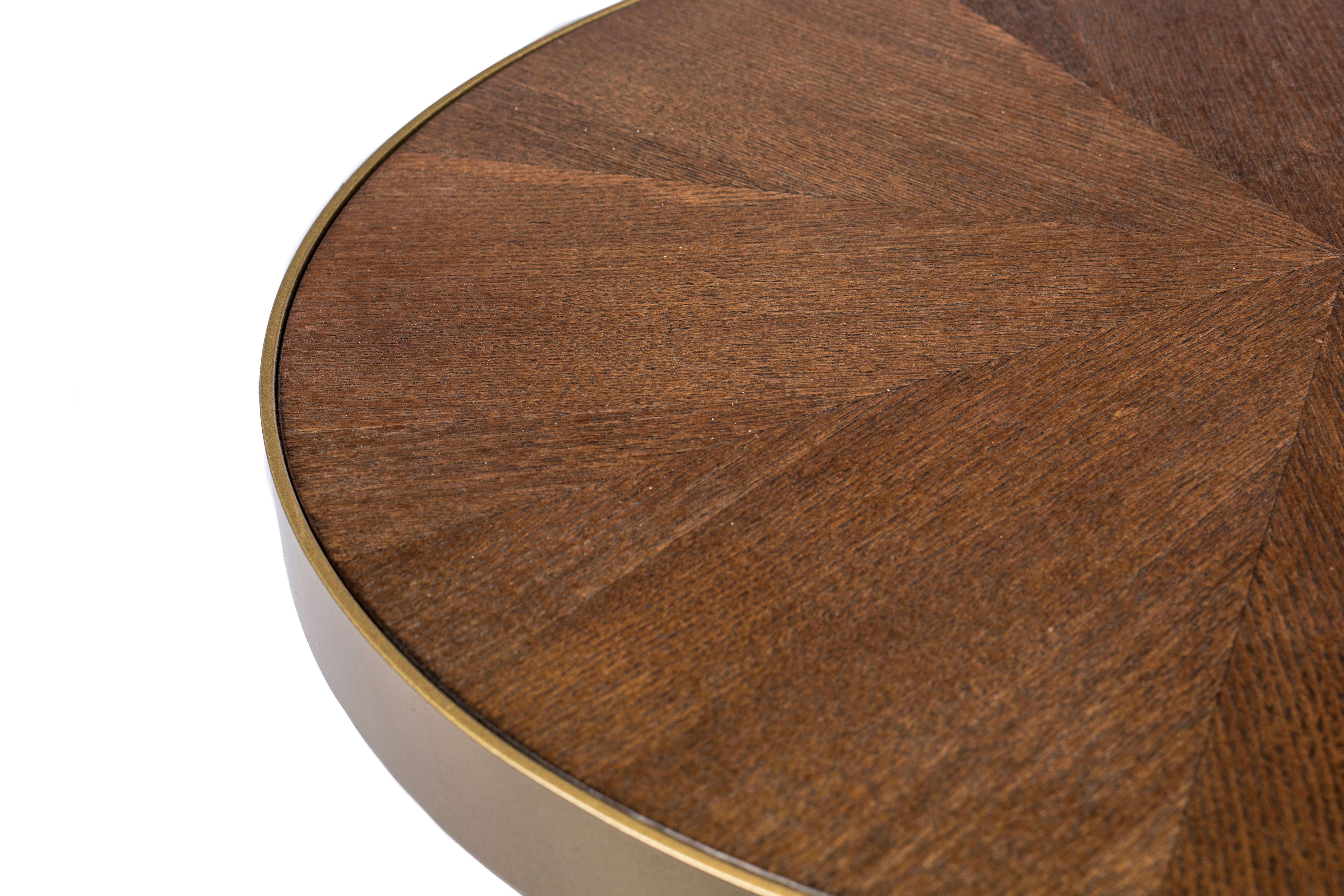 Oval table Denise veneer ash with a black base