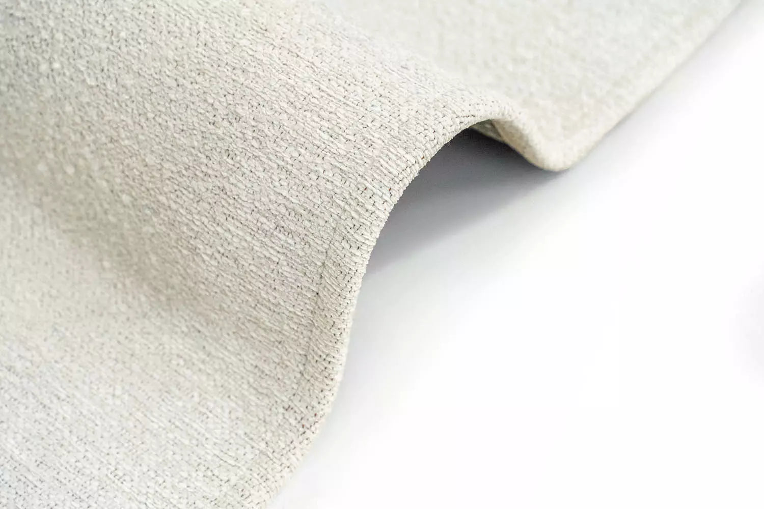DROP rug white with dark green