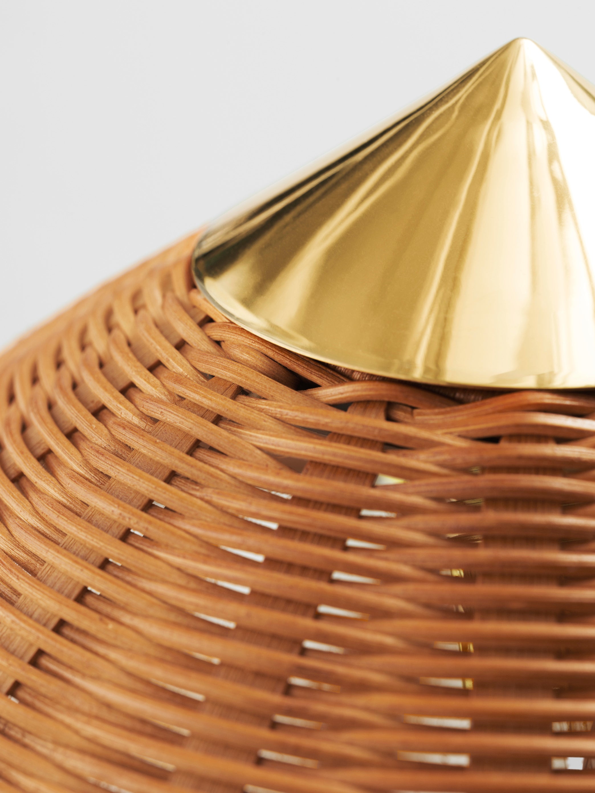 Floor lamp 9602 brass with wicker shade