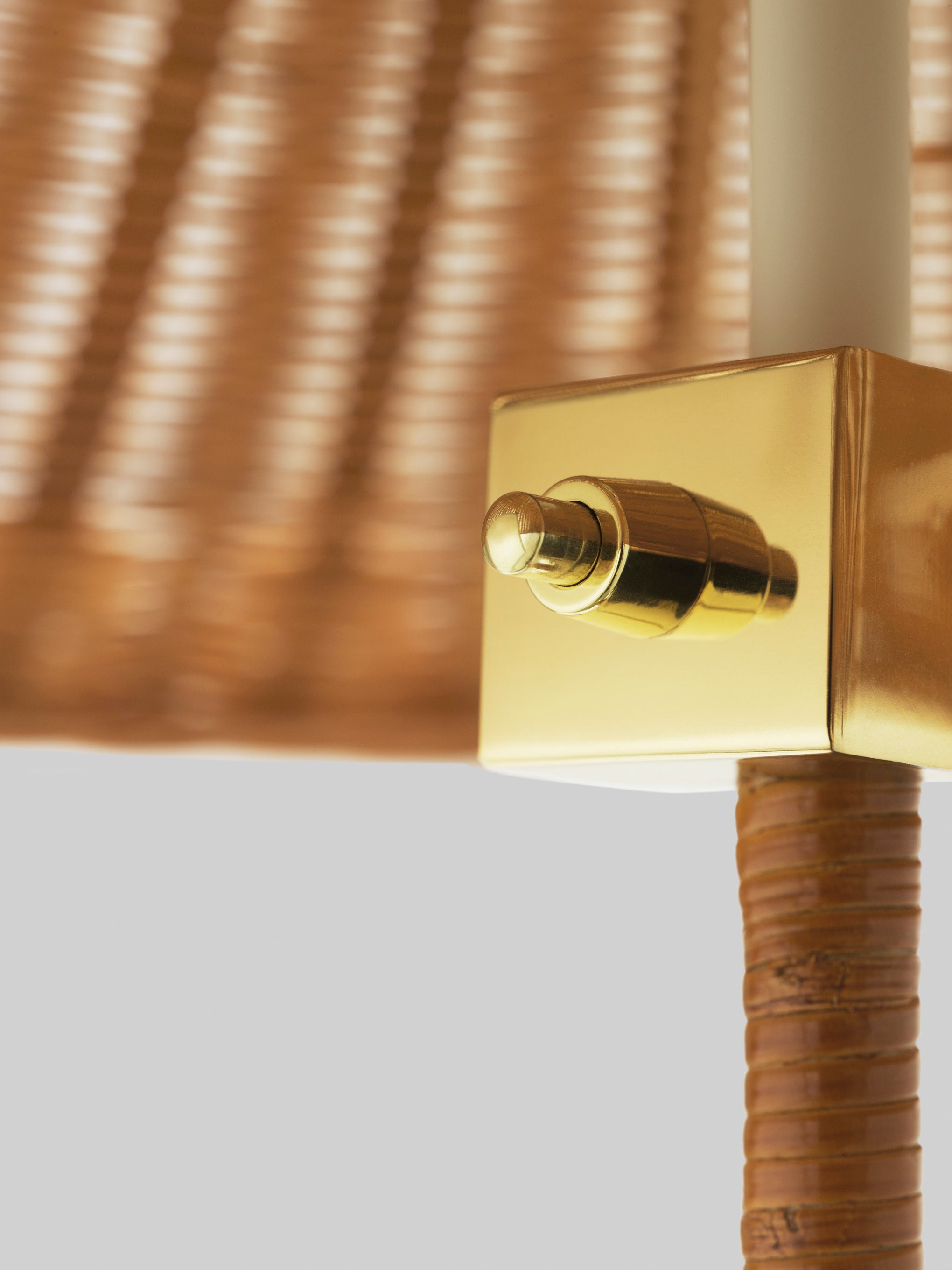 Floor lamp 9602 brass with wicker shade