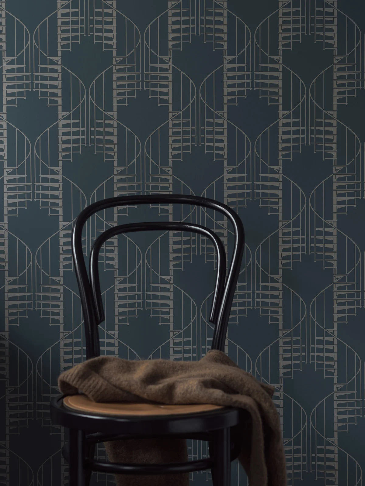 Tapete mit abstraktem Muster STAIRCASE dunkelgrün