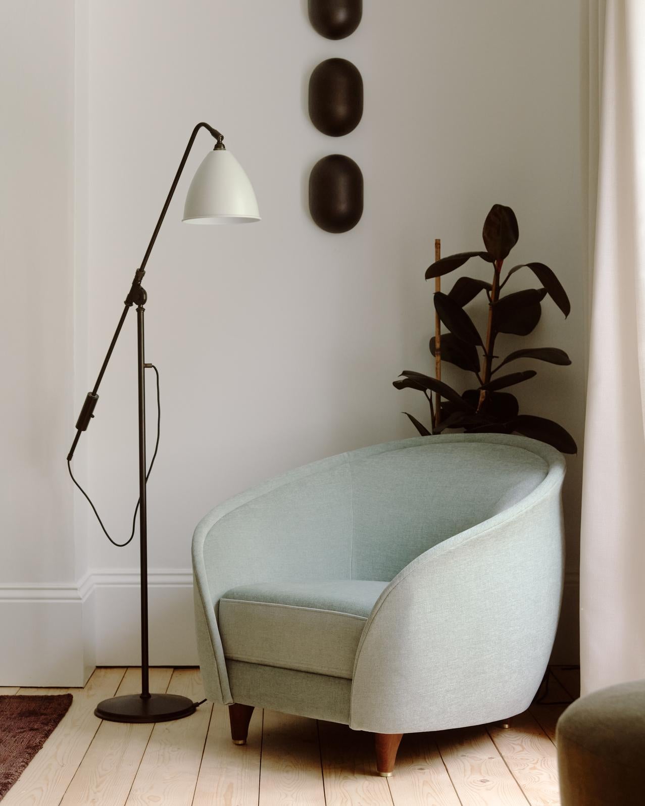 BESTLITE BL4 Floor Lamp in Brass with Gray Shade