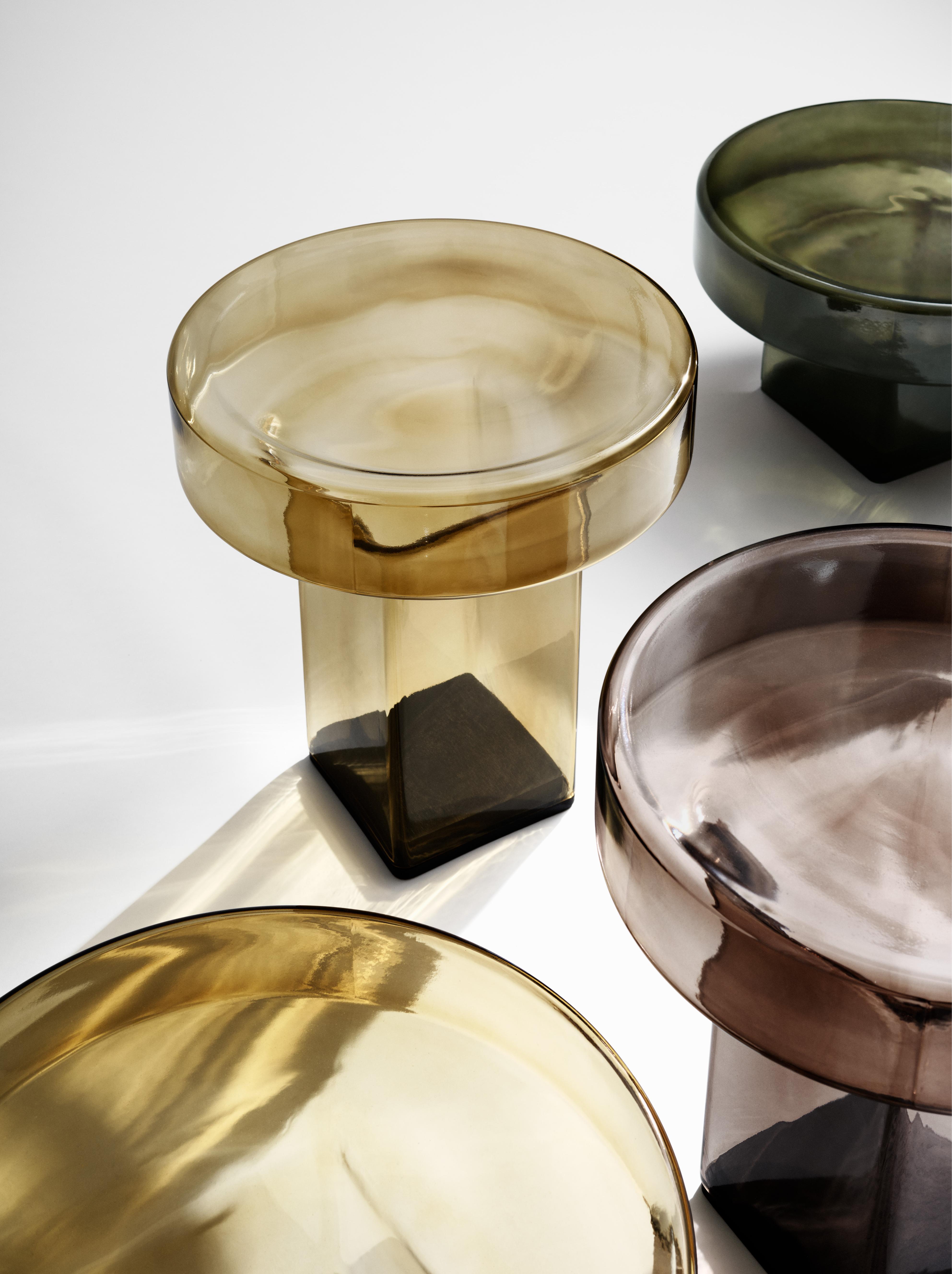 Beistelltisch NAKED rauchiges Glas