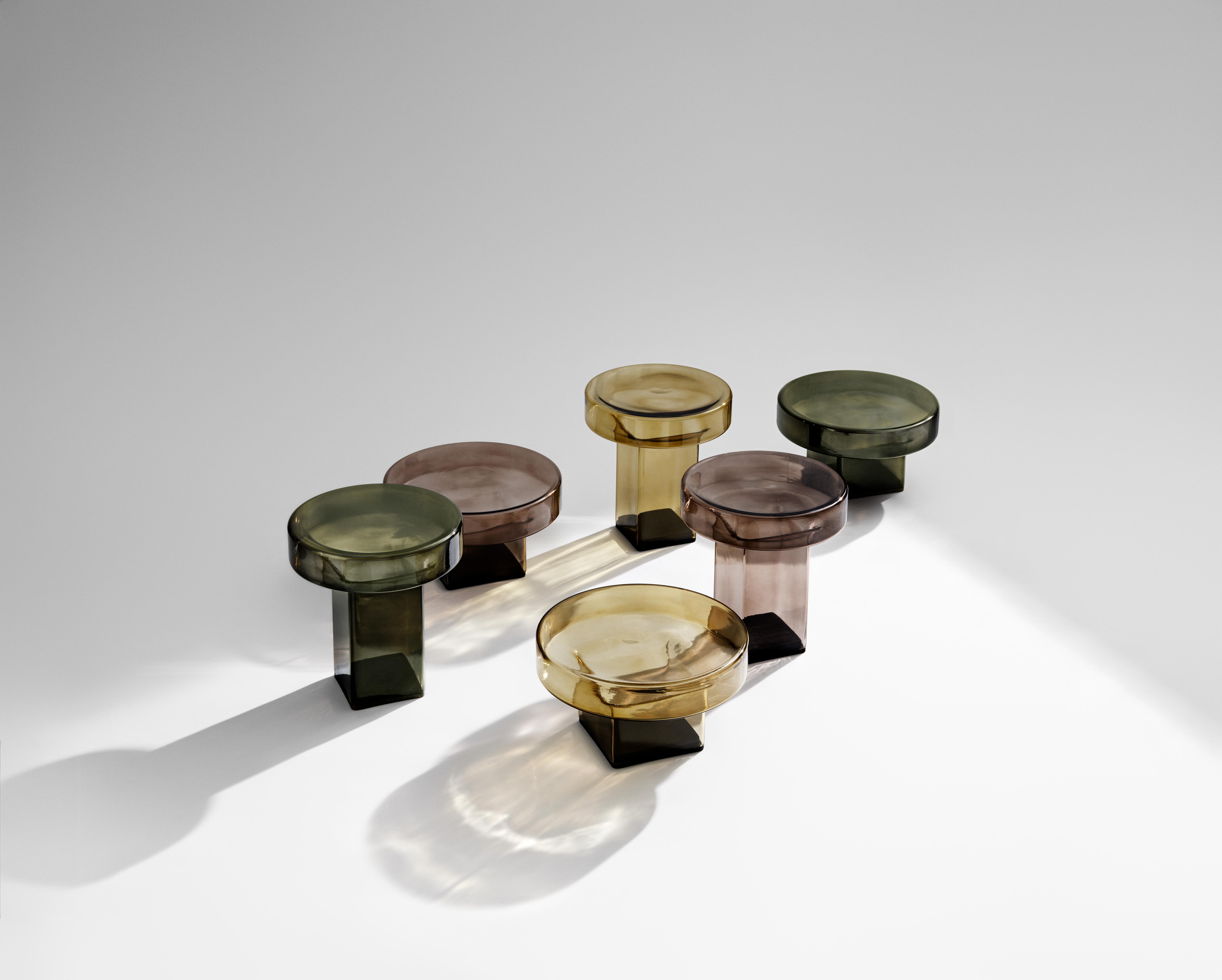 Beistelltisch NAKED rauchiges Glas