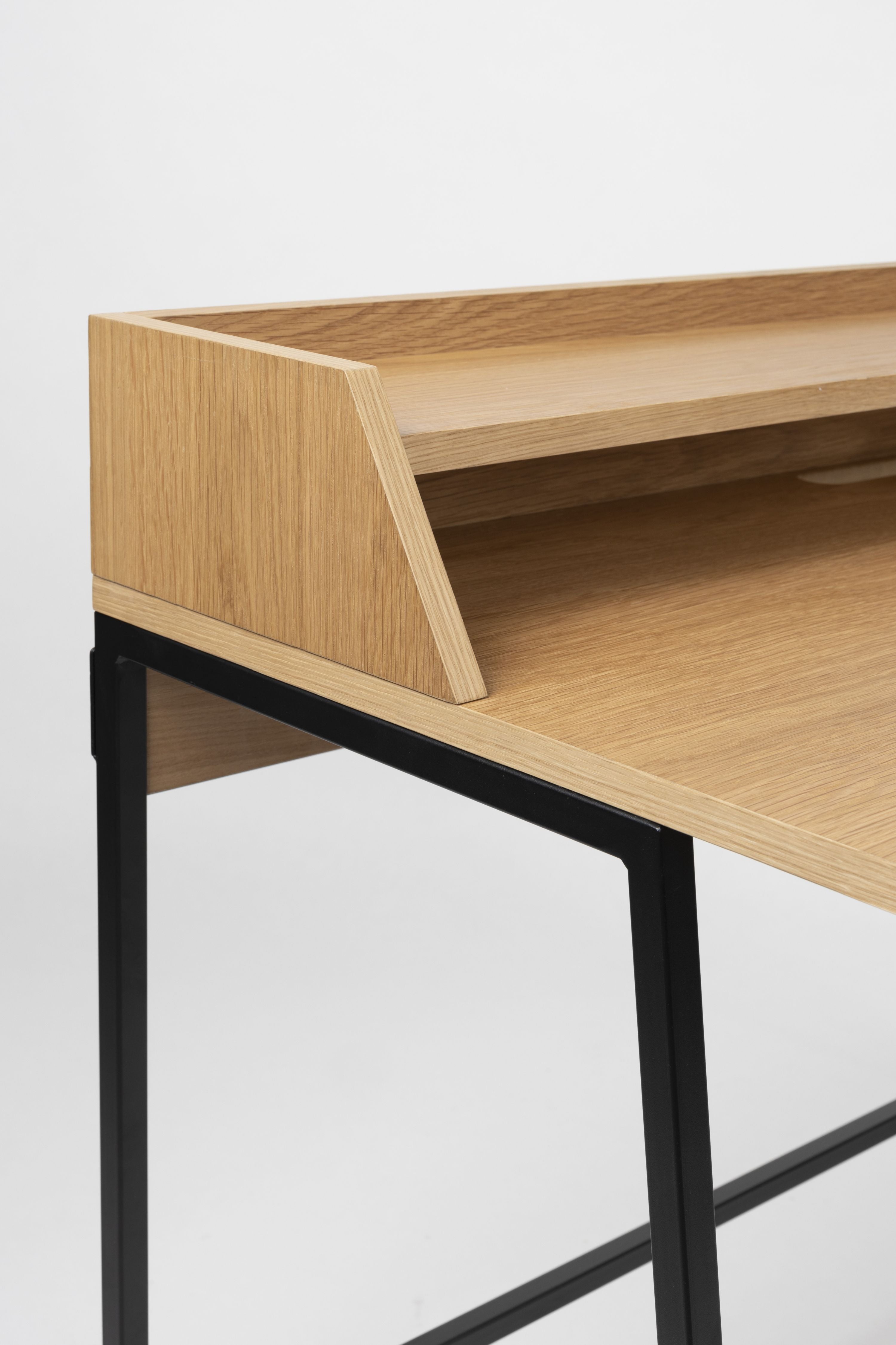 Desk with giorgio oak veneer