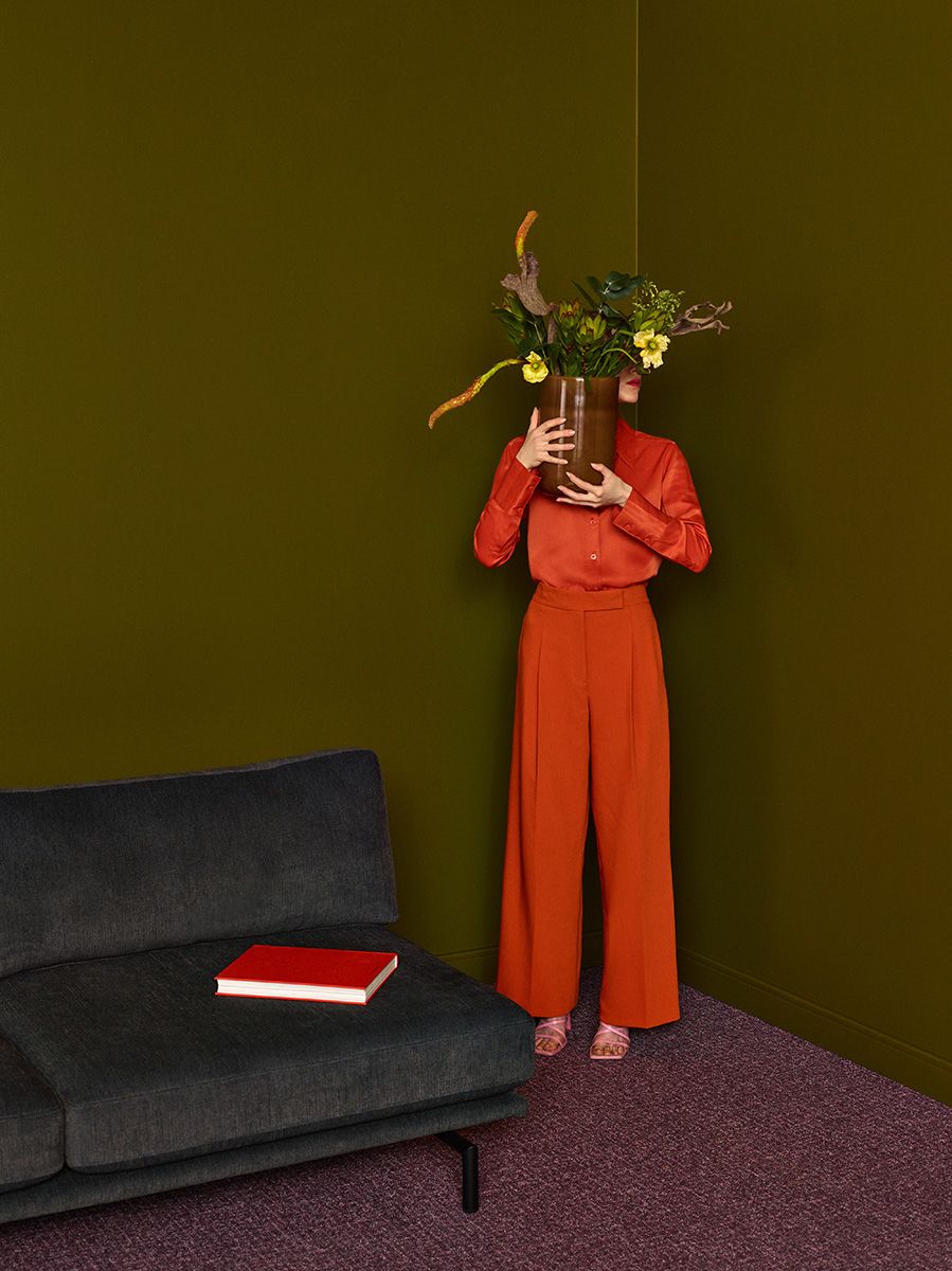 Rechtsseitiger Szezlong BRIXTON mit schwarzem Gestell