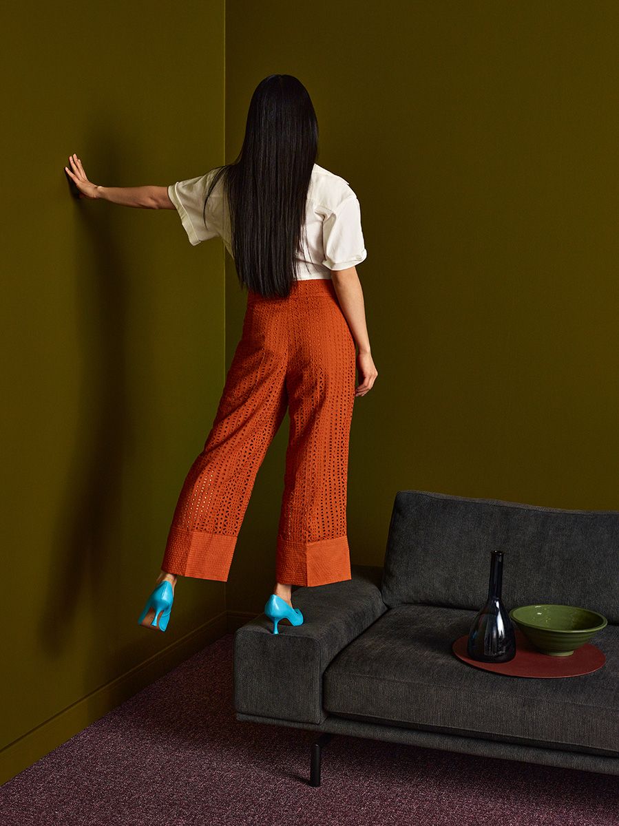 Ecksofa für 5 Personen linksseitig BRIXTON gepolstert mit schwarzem Gestell