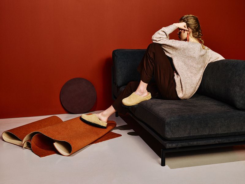 Ecksofa für 4 Personen, rechtsseitig, BRIXTON, gepolstert mit schwarzem Gestell