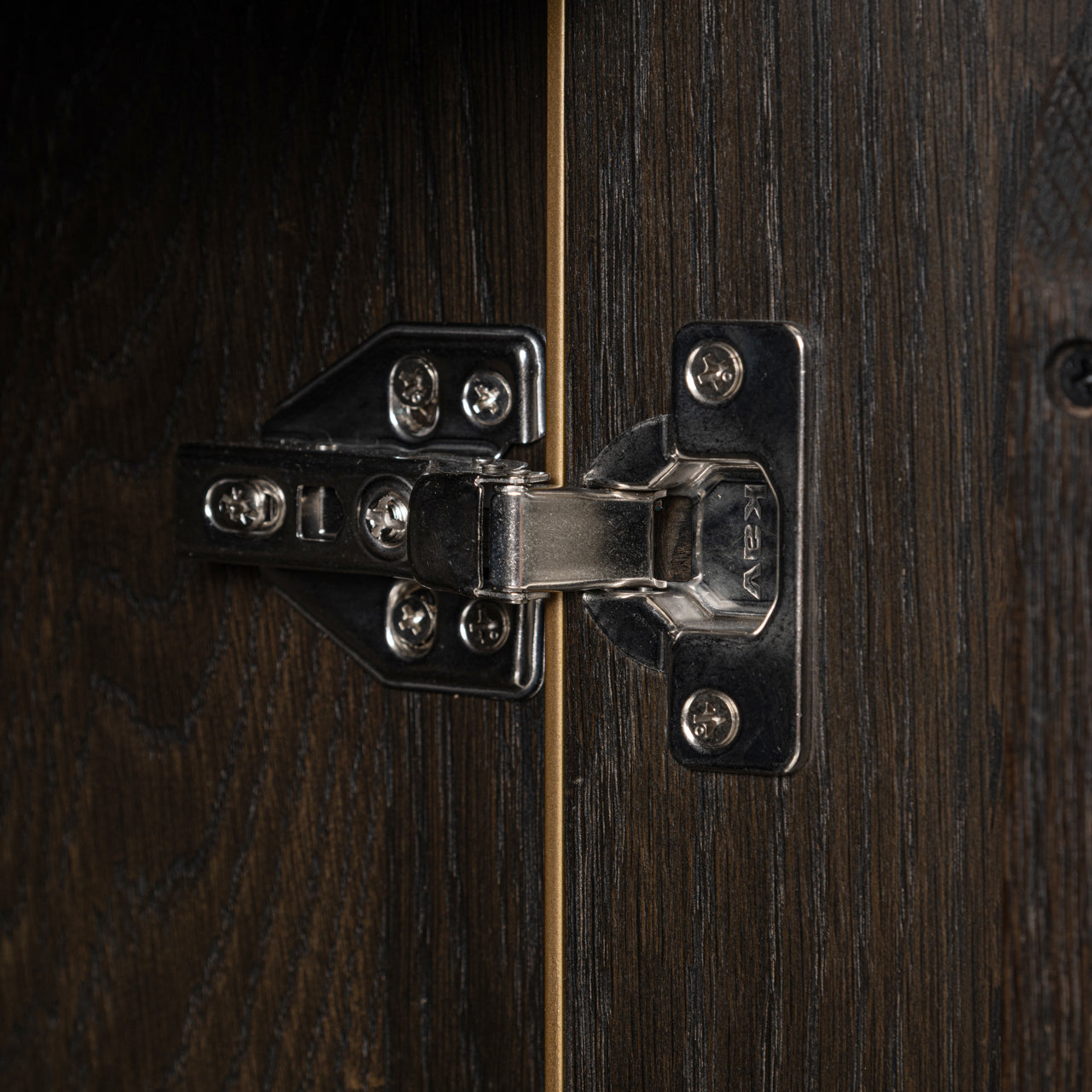 Regal CARTER Eichenfurnier mit goldenem Rahmen