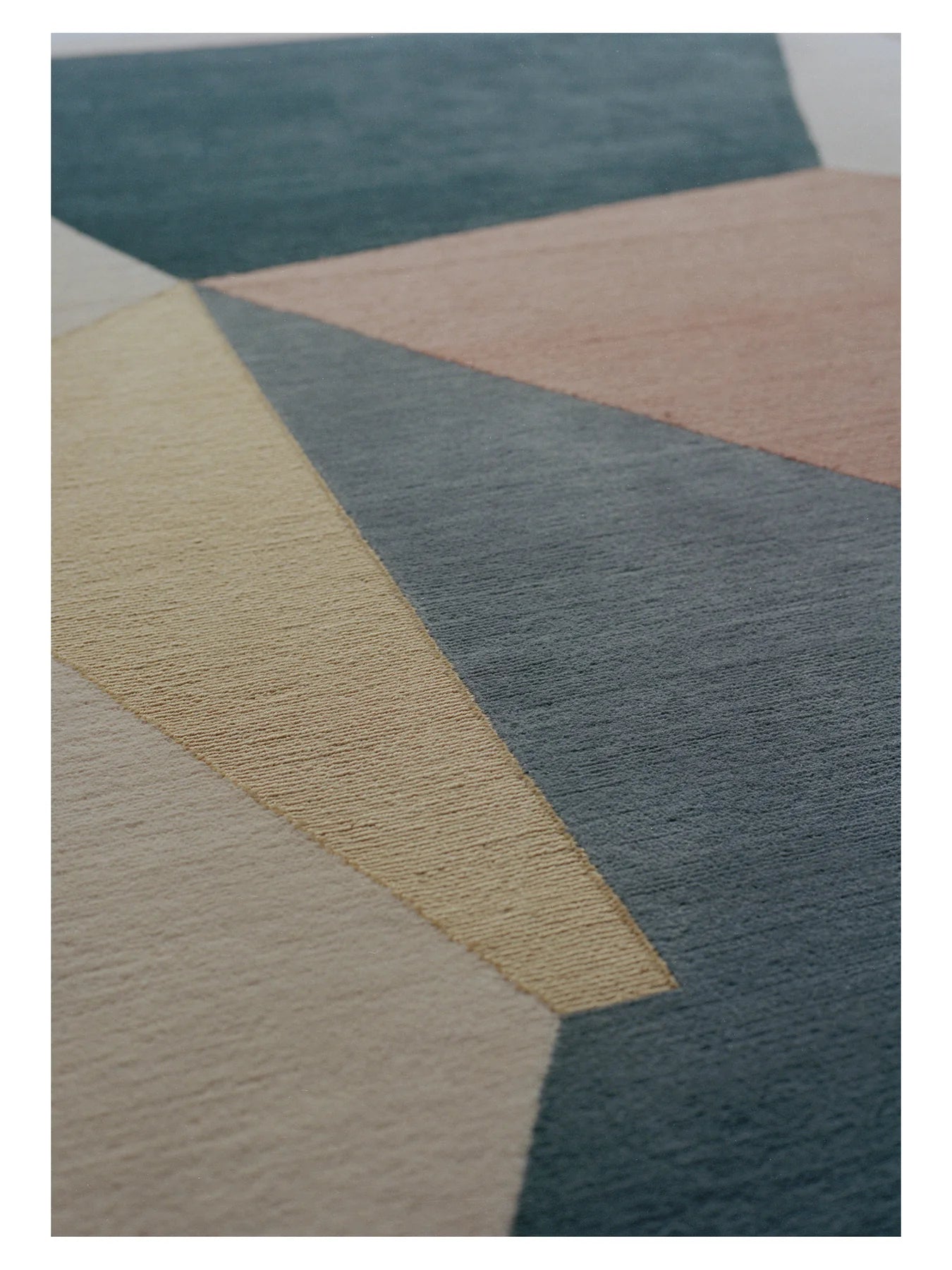 Teppich DIFFUSED AURA gebrochenes Rosa mit Beige