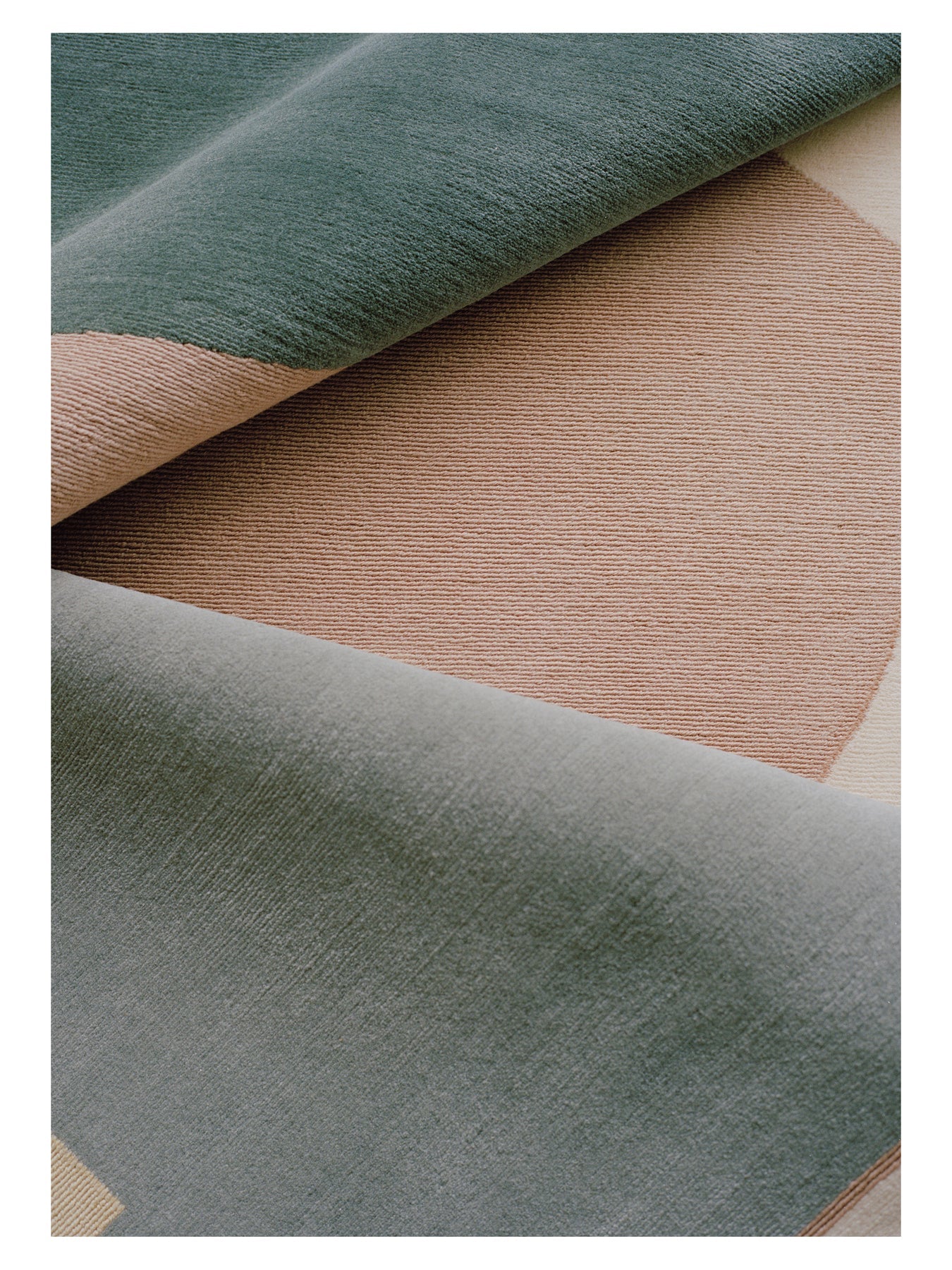 Teppich DIFFUSED AURA gebrochenes Rosa mit Beige