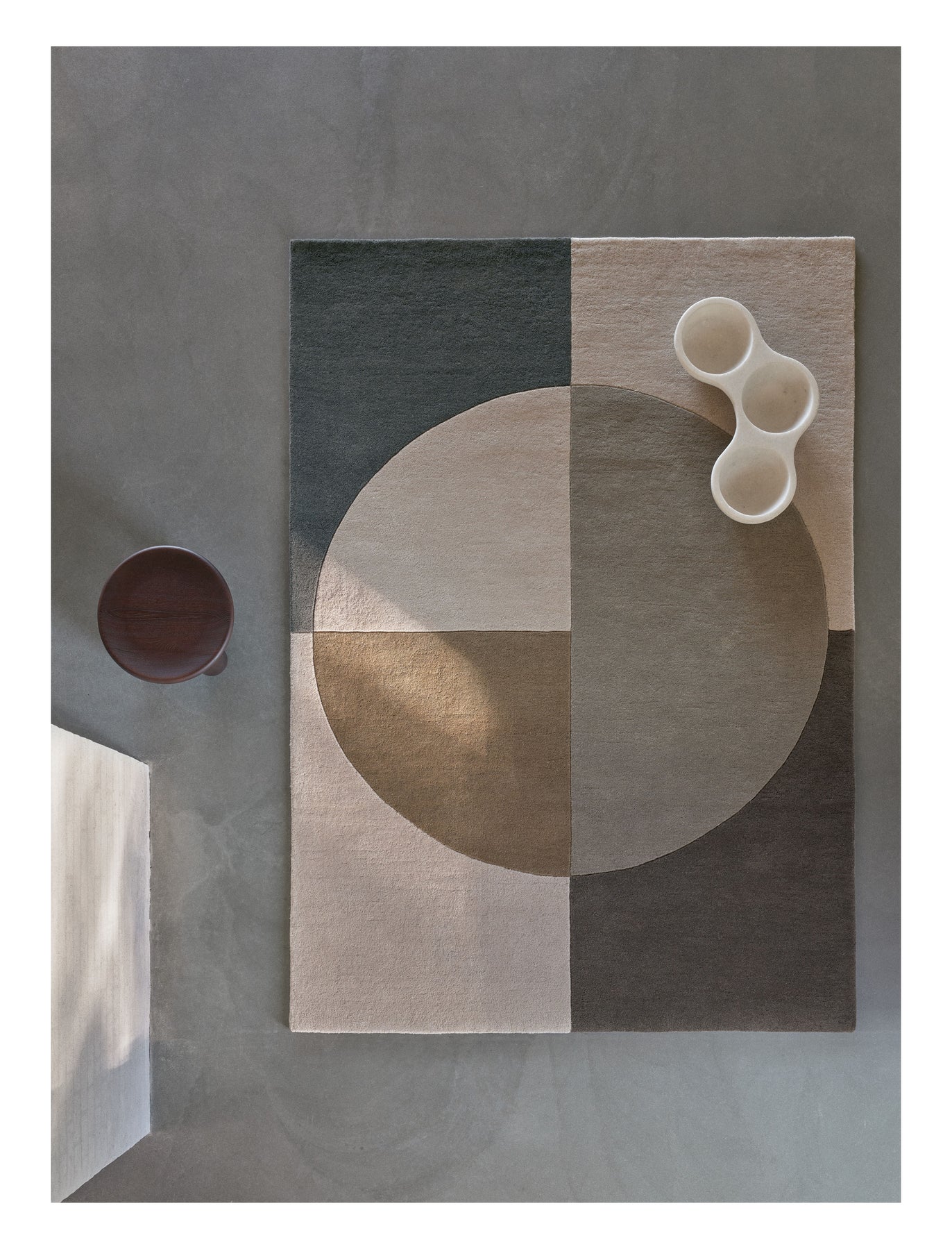 RADIALITY Rug - OLIVE beige with brown