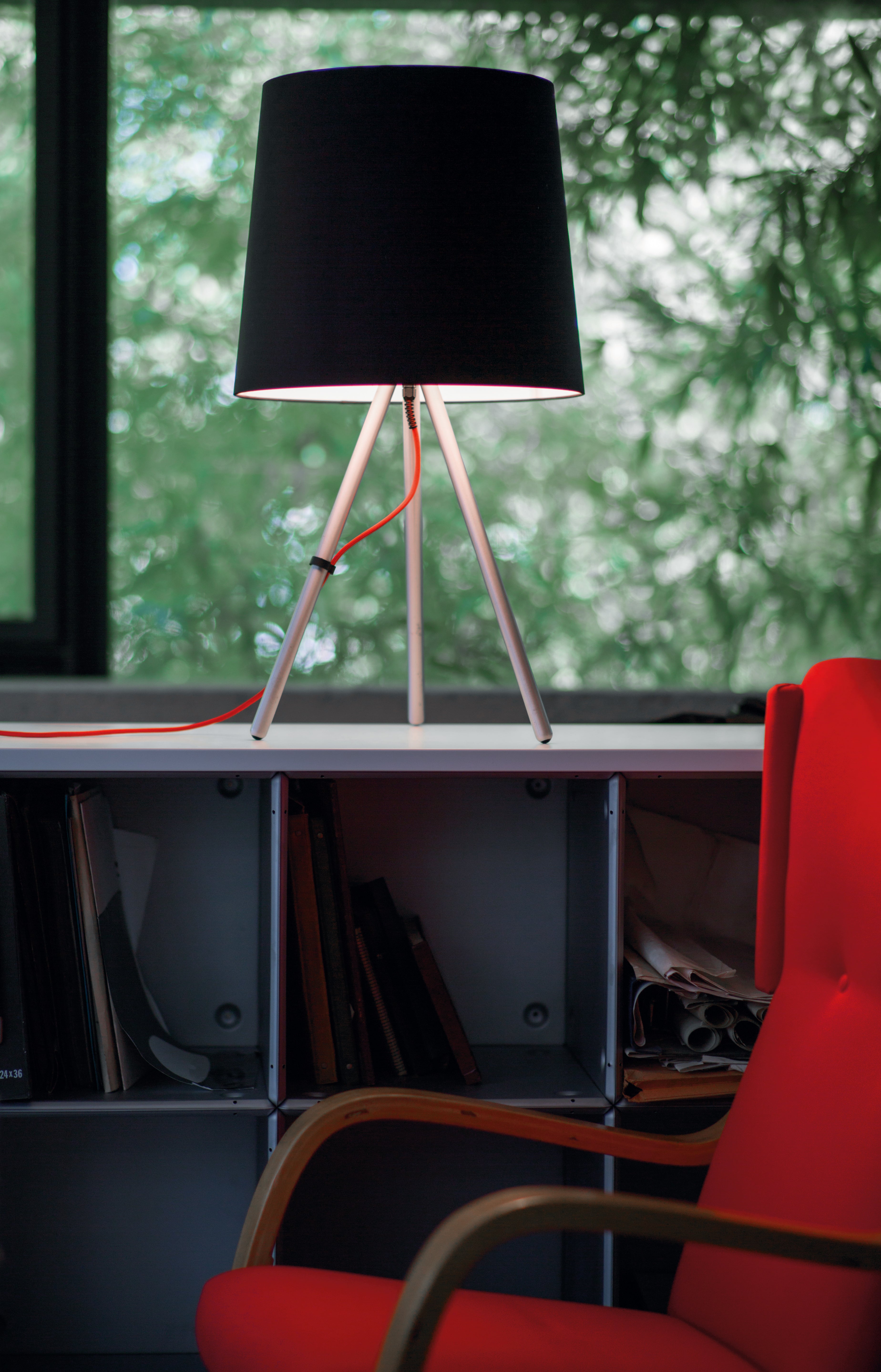 Lampa podłogowa EVA biały klosz z aluminiową podstawą