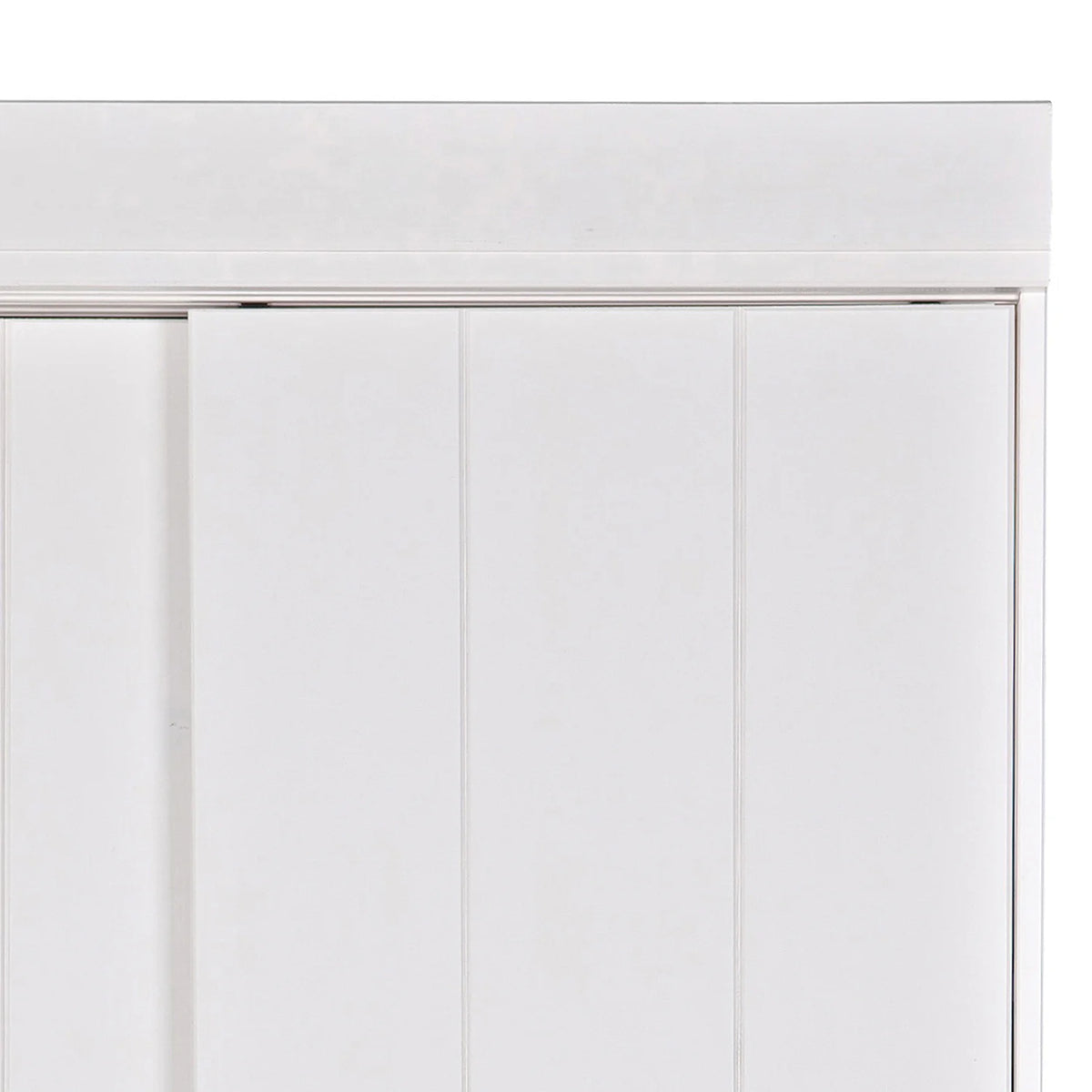 Weißer Reihengarderobe