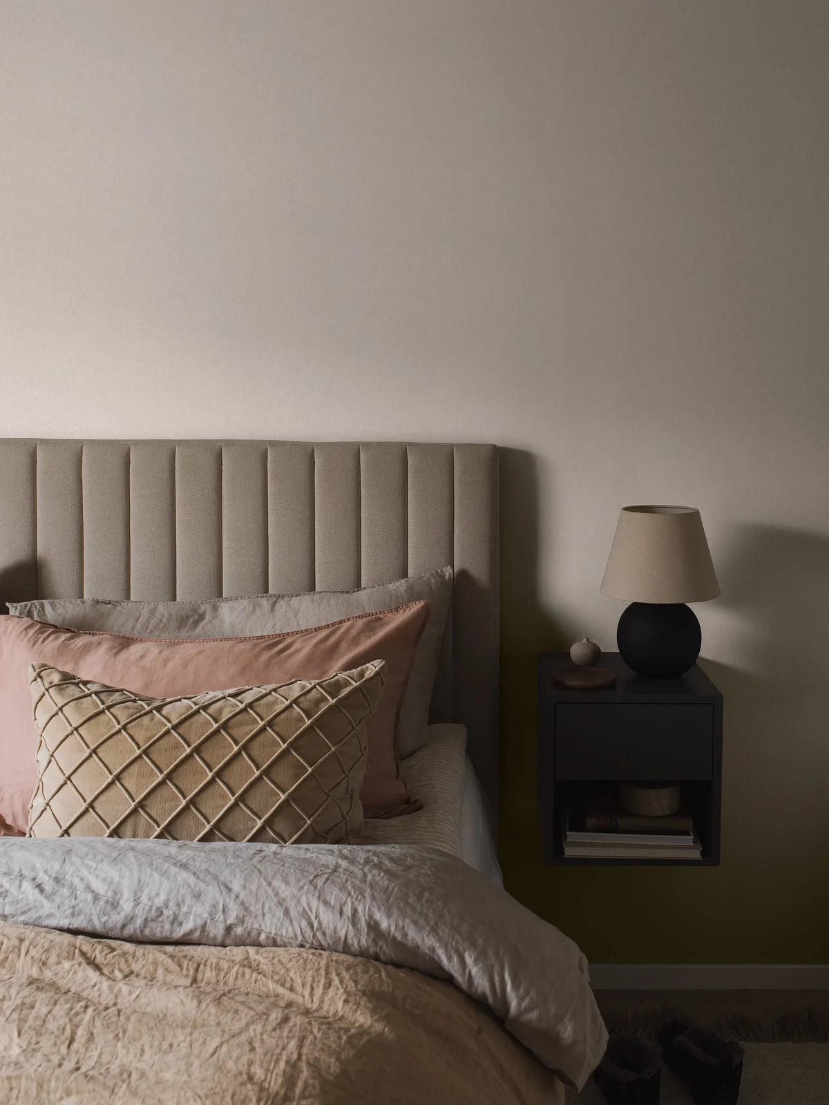 Vlies-Tapete aus Papier mit Steinoptik KIM sandfarben