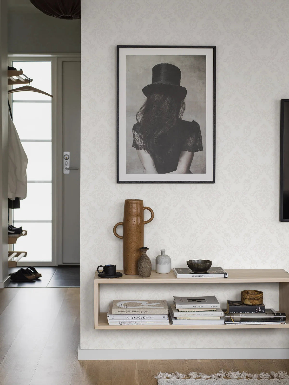 Vlies-Tapete mit Medaillons OTTILIA in Weiß mit Silber