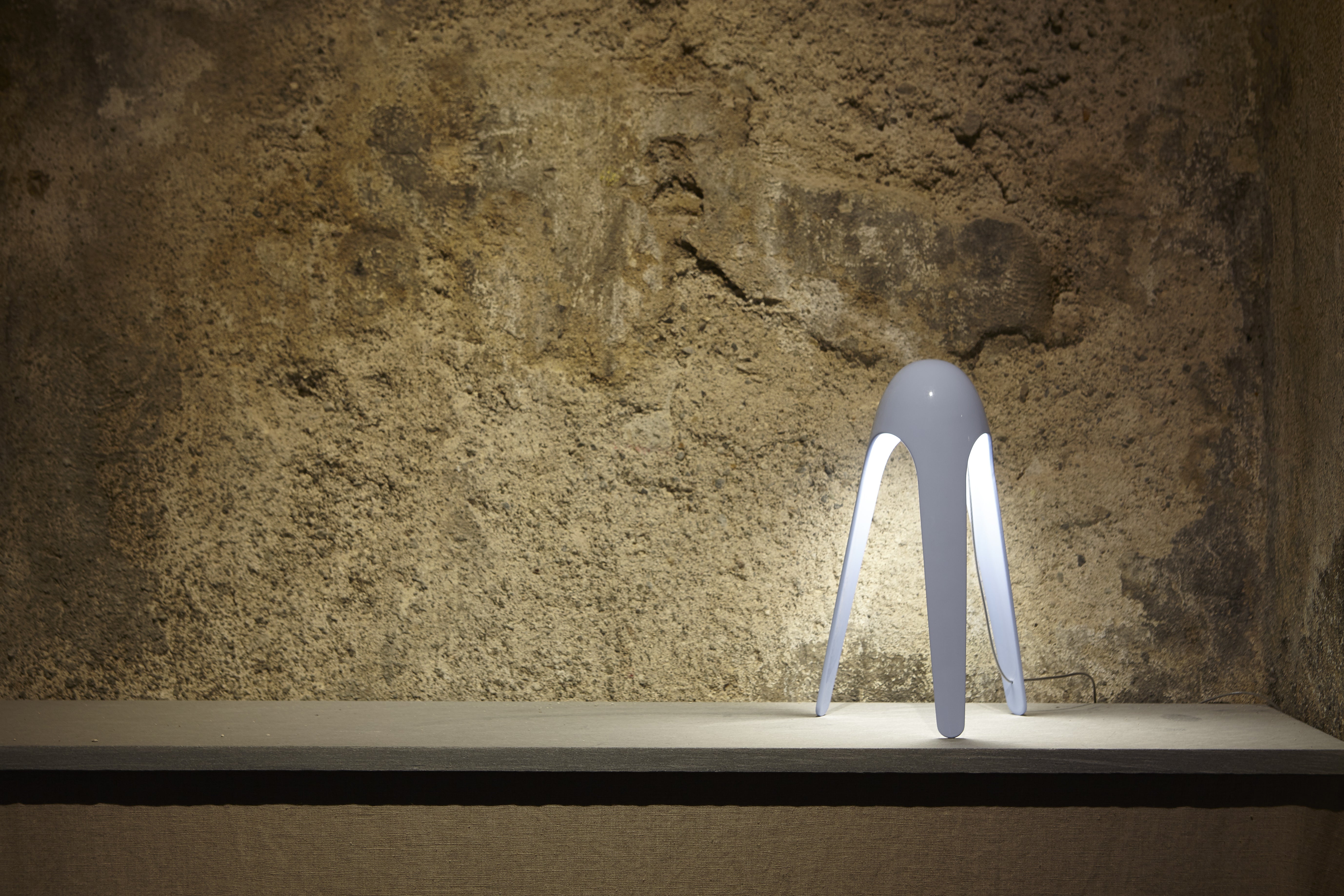 CYBORG Table Lamp in Glossy White