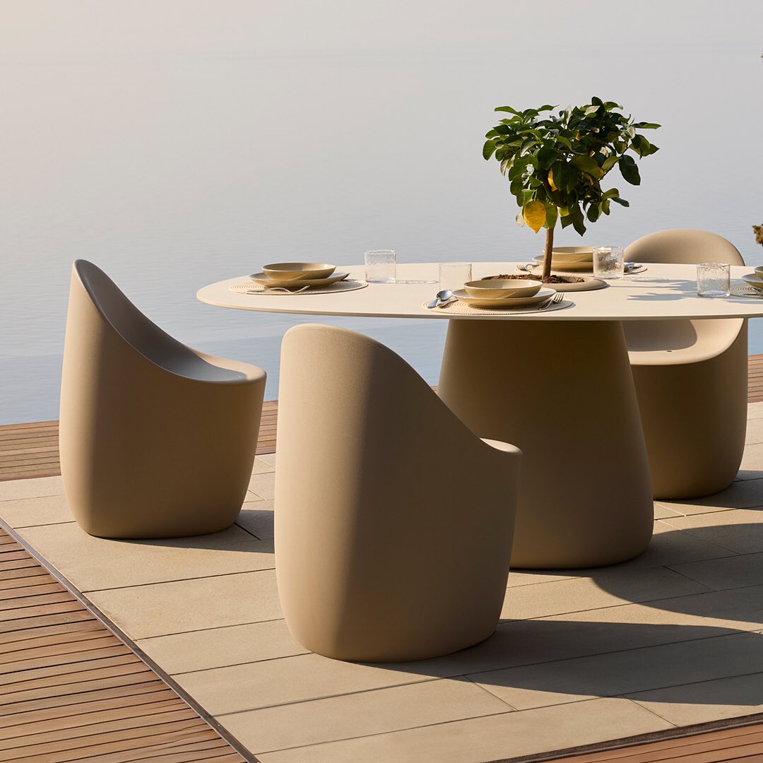 Cobble Gray Garden Table with Container